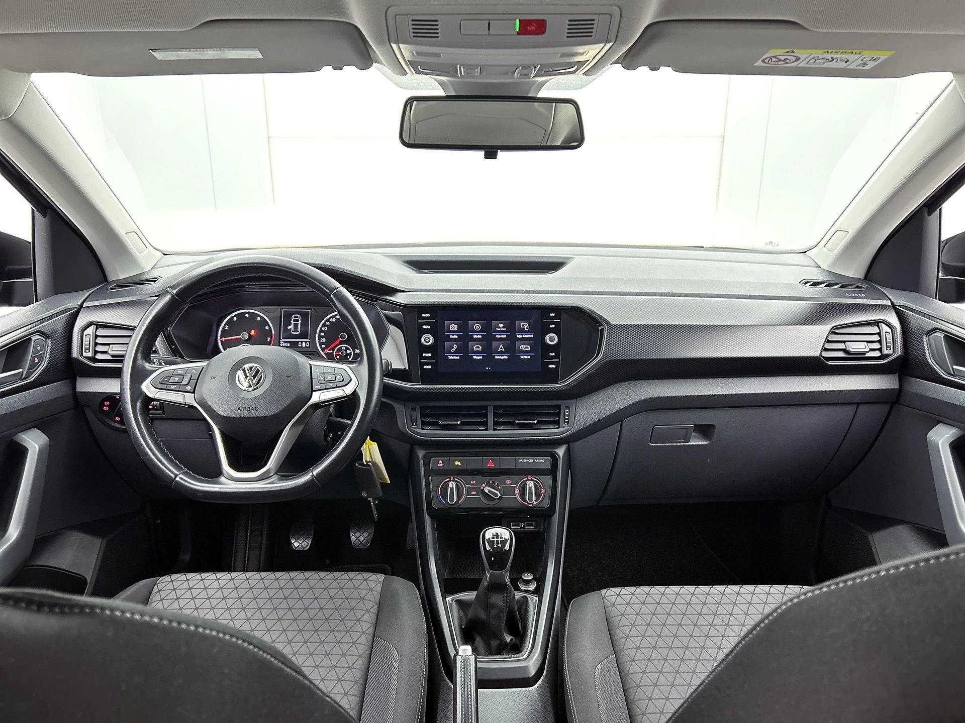 Volkswagen-T-Cross-image-19