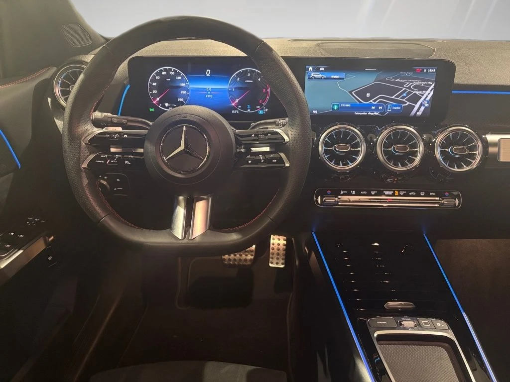 Mercedes-Benz-GLB 200 d-image-10