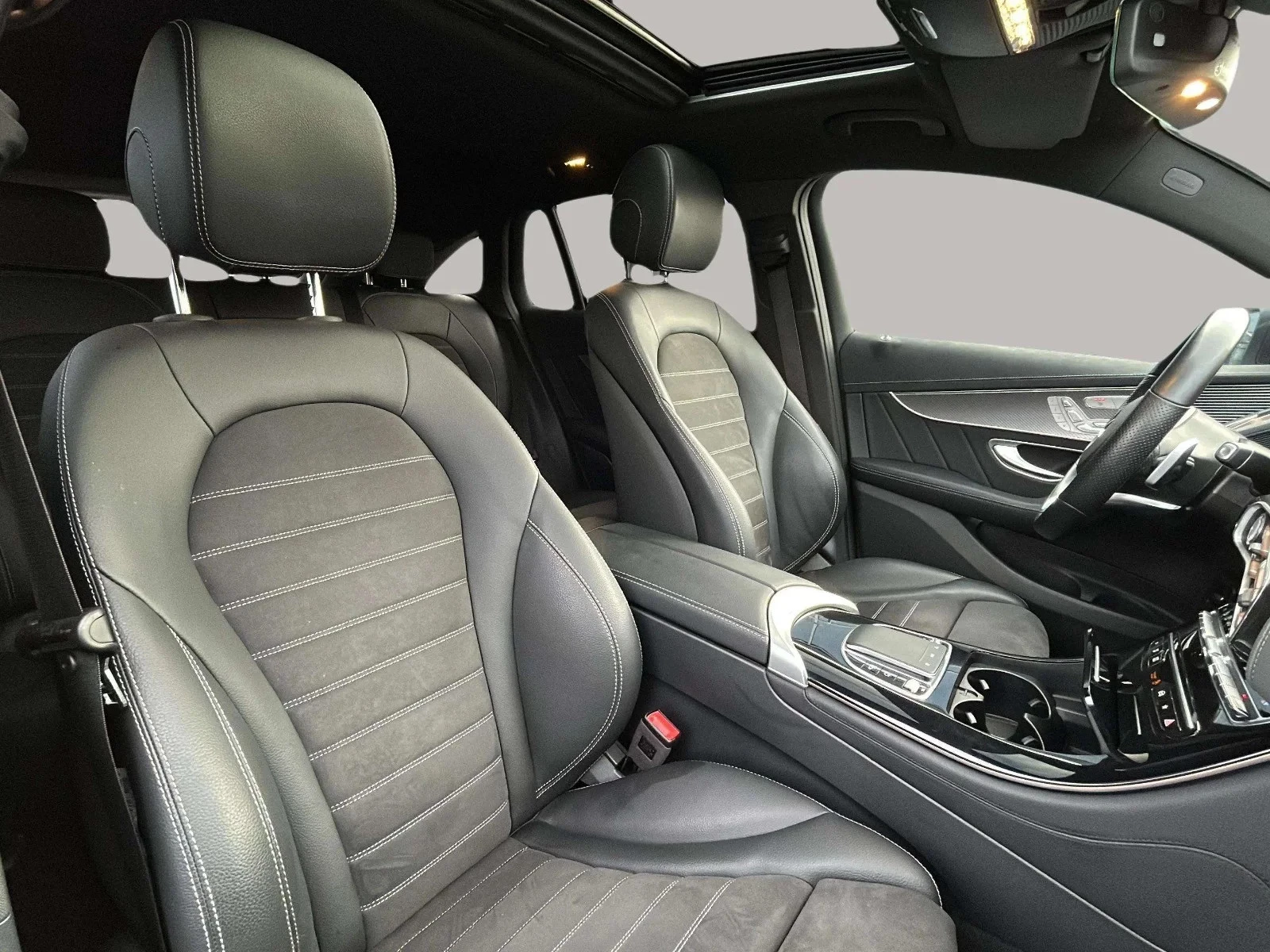 Mercedes-Benz-EQC-image-13