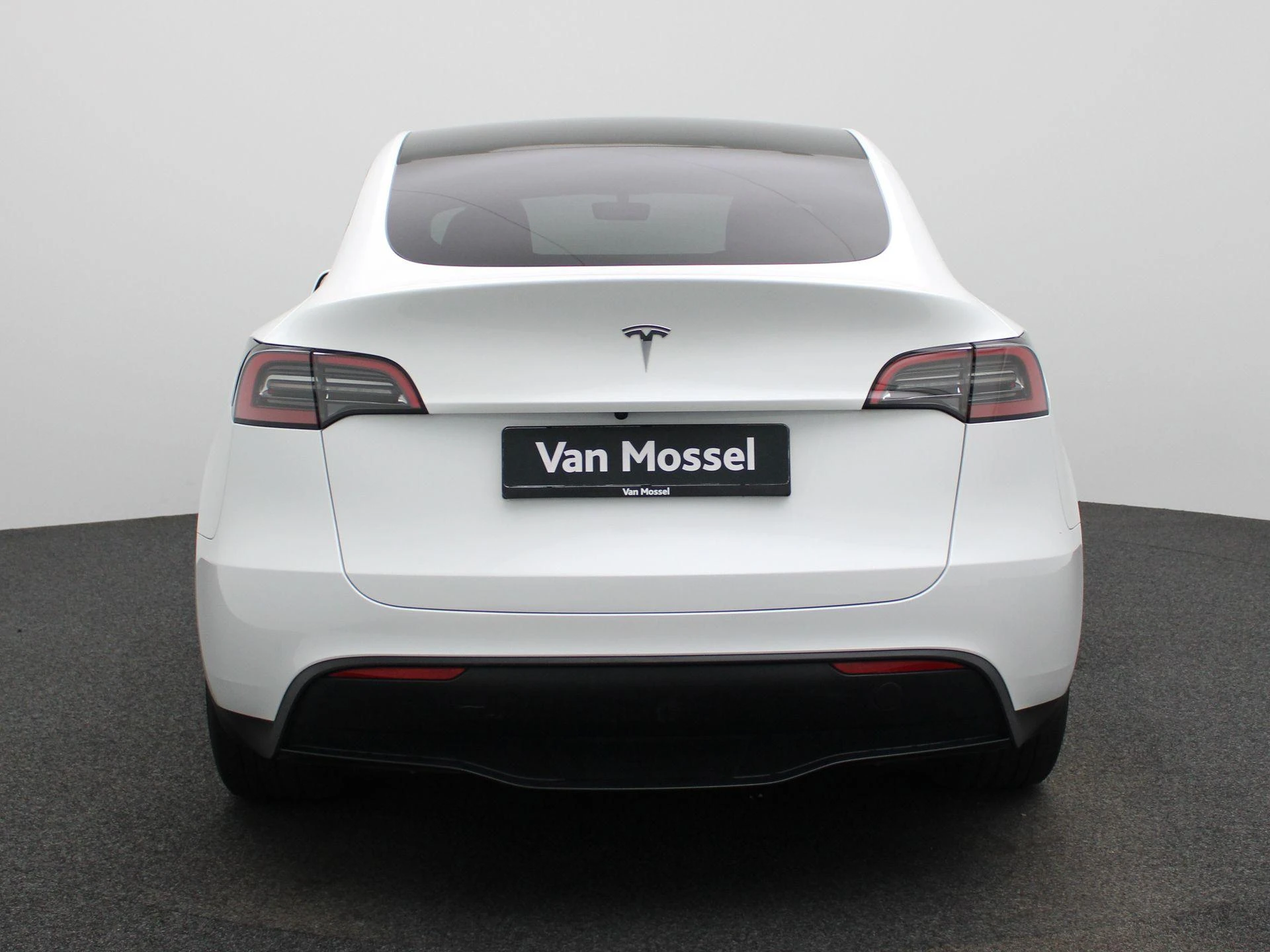 Tesla-Model Y-image-4
