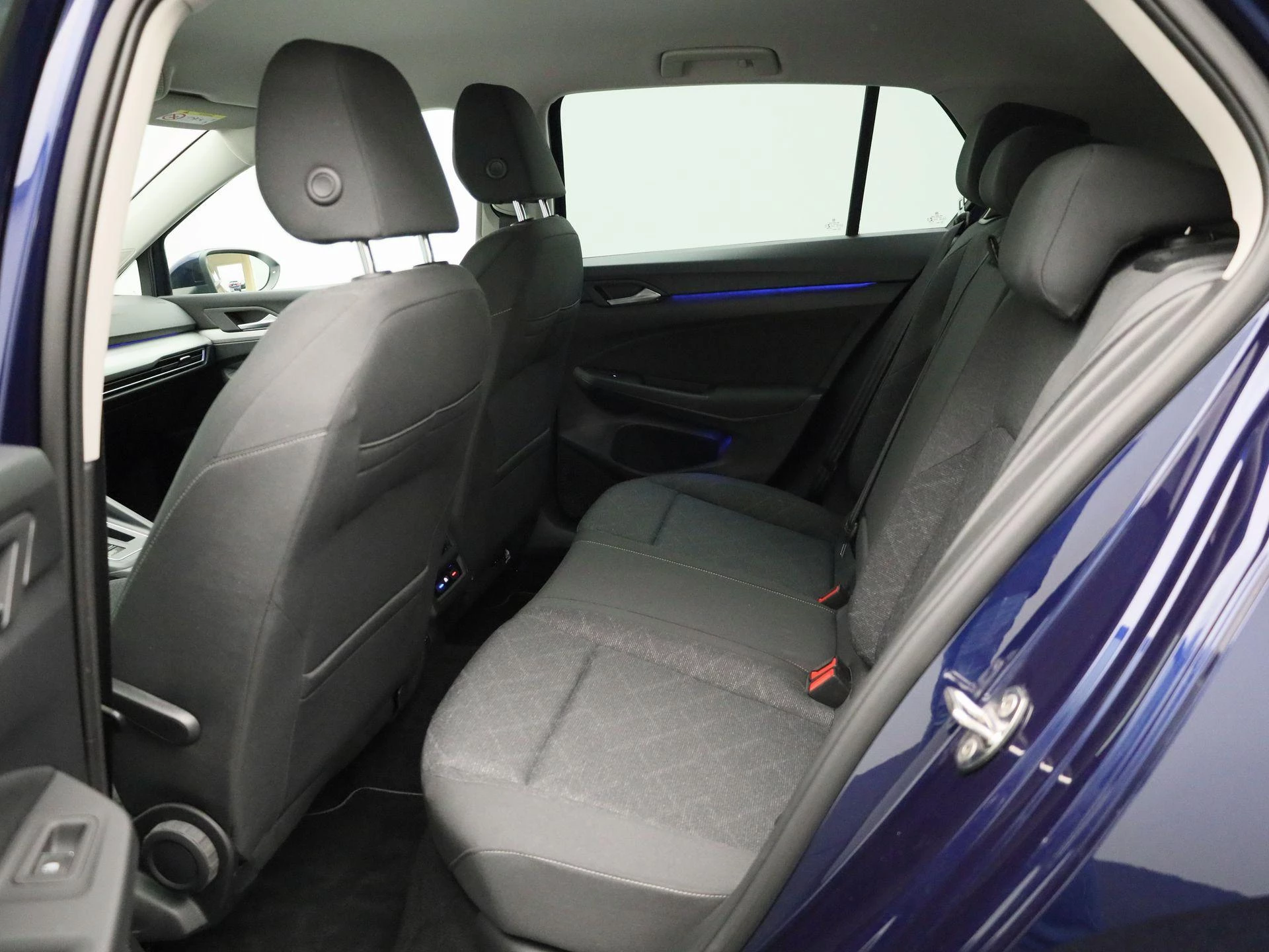 Volkswagen-Golf-image-9