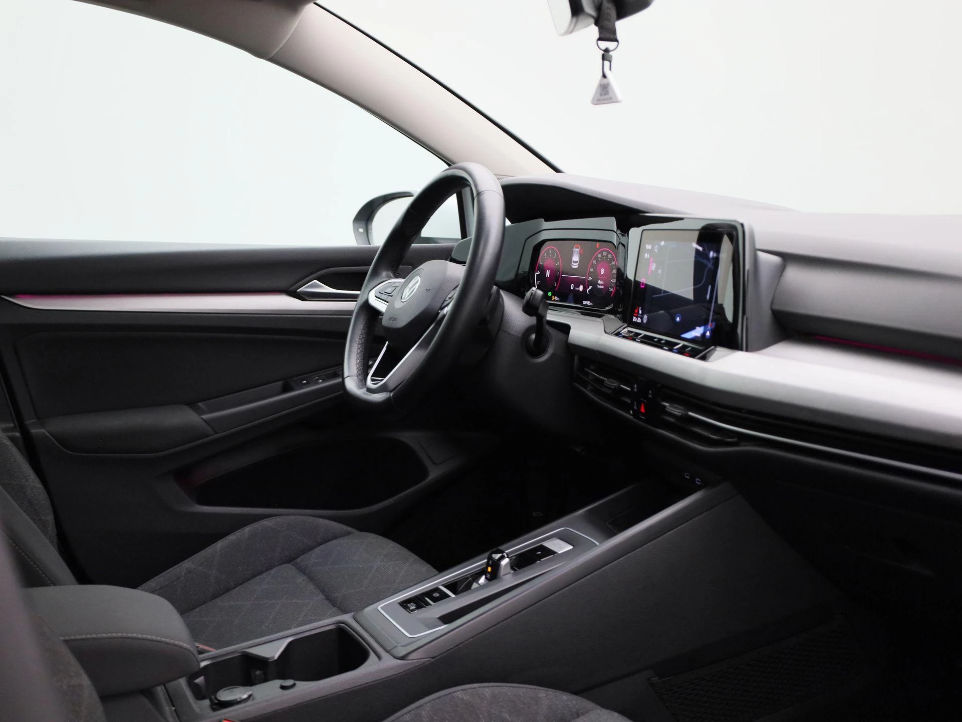 Volkswagen-Golf-image-32