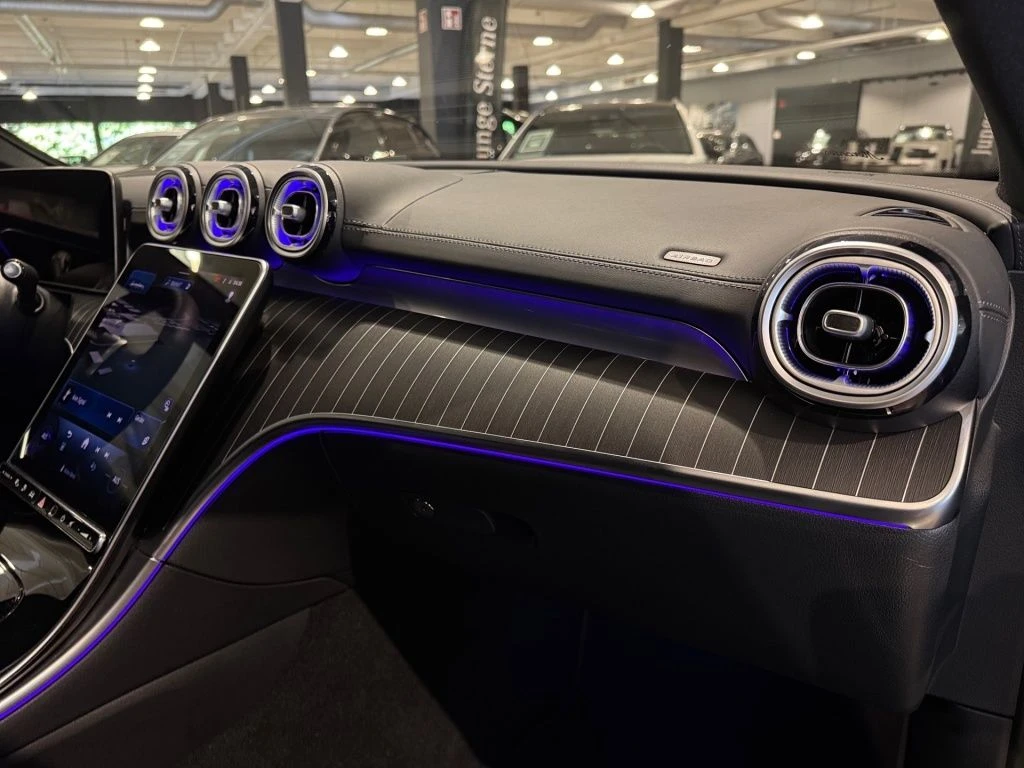 Mercedes-Benz-C-Klasse 300-image-19