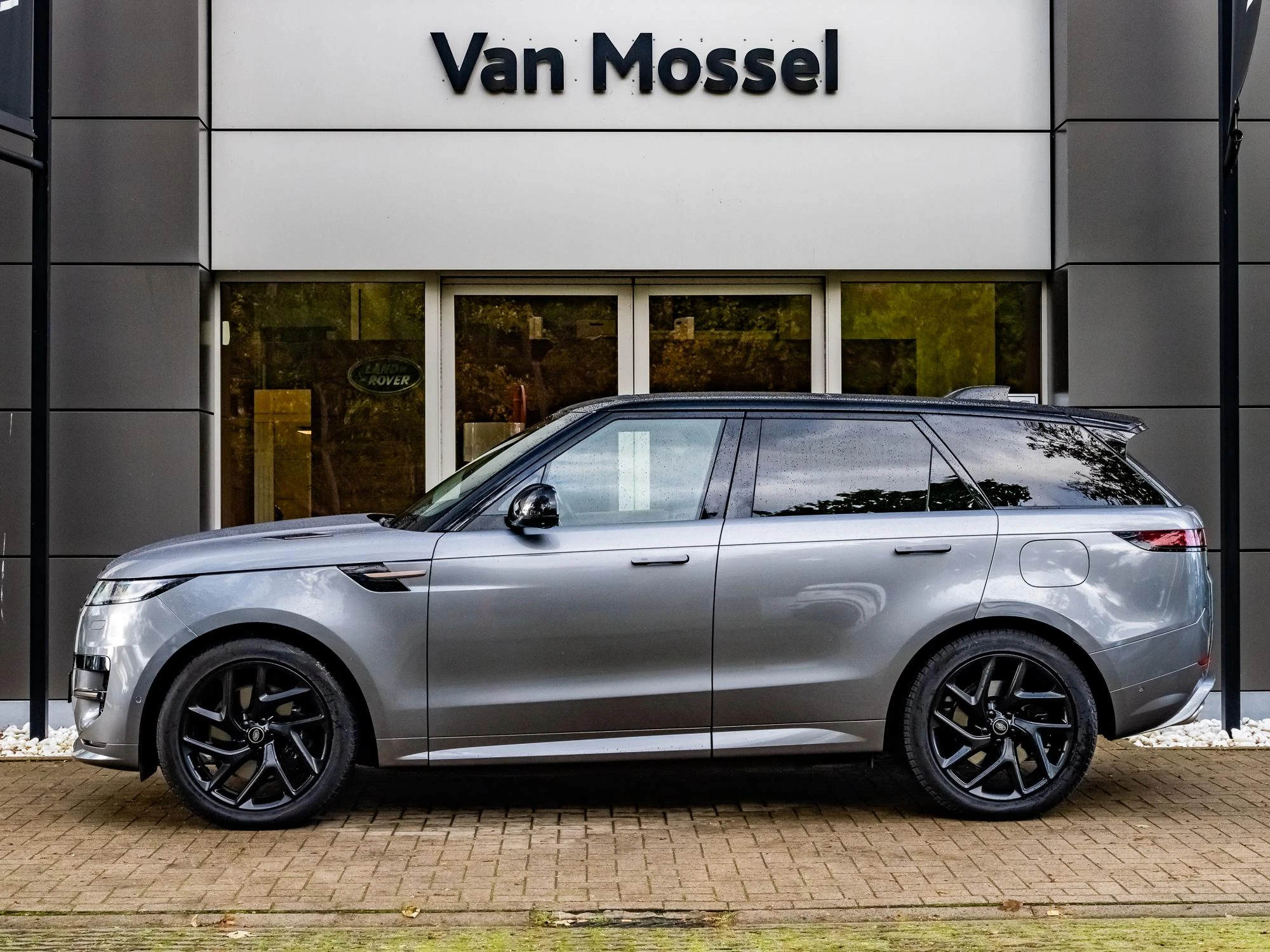 Land Rover-Range Rover Sport-image-2