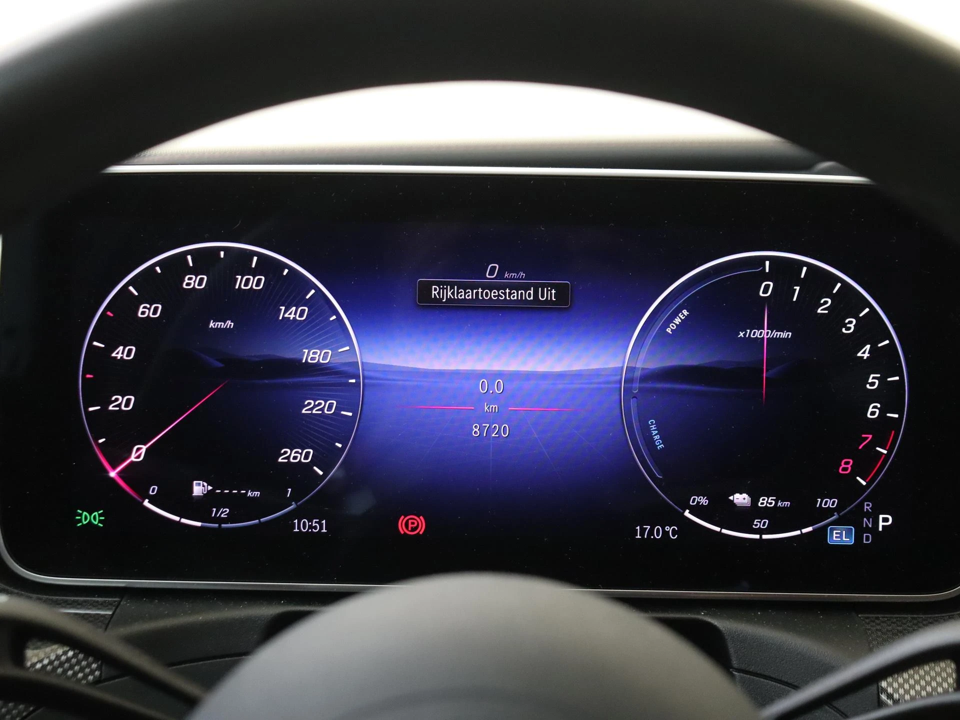 Mercedes-Benz-C-Klasse-image-10