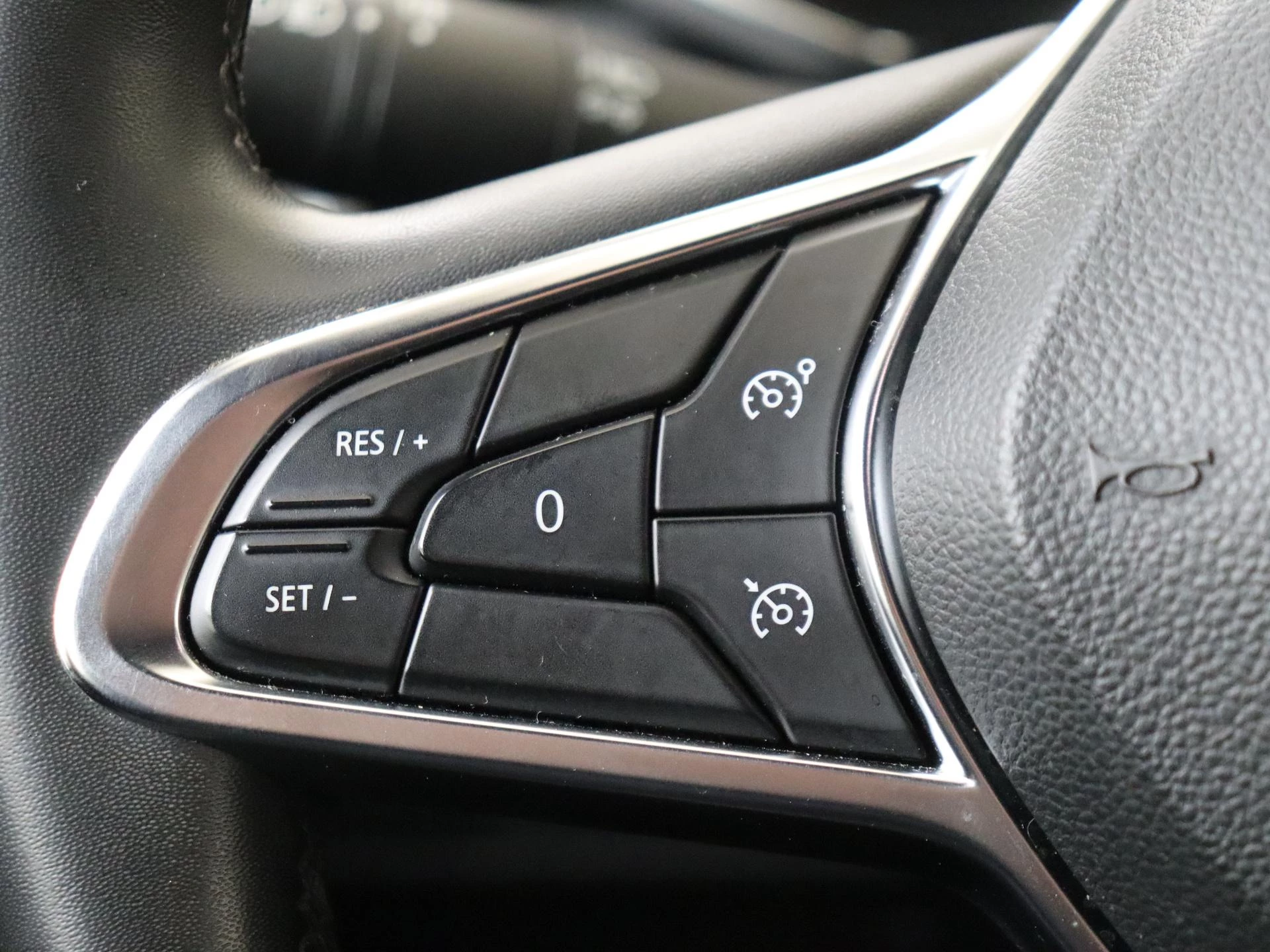 Renault-Captur-image-16