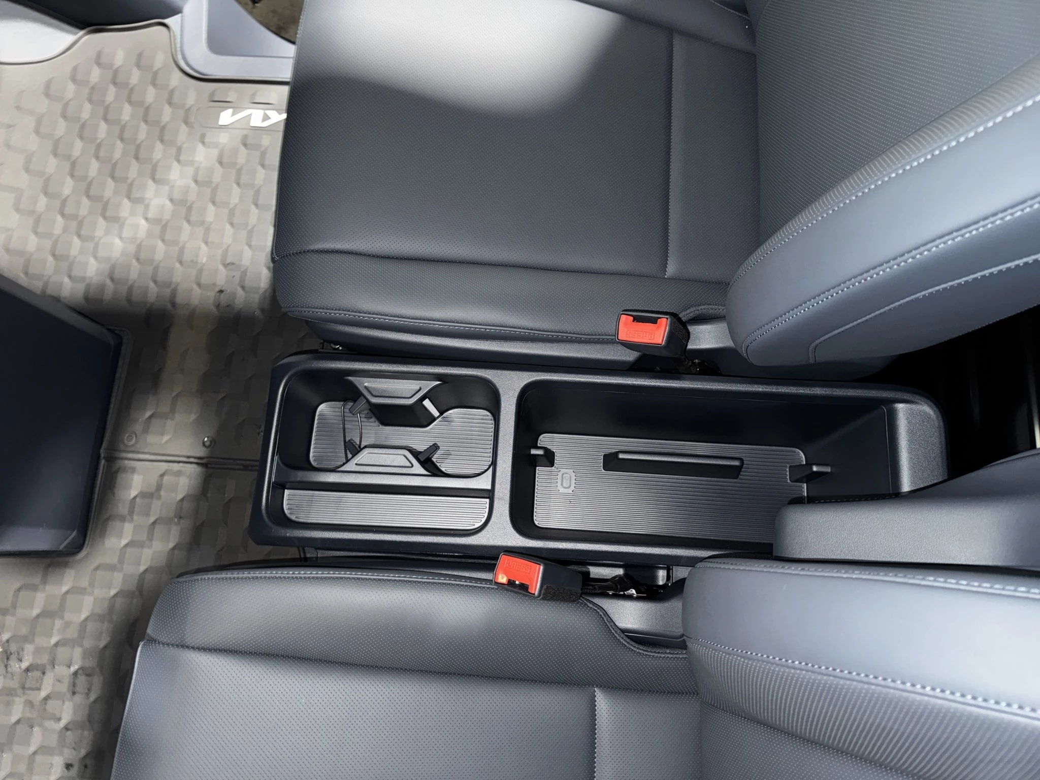 Kia PV5 Cargo Elite 71.2 kWh L2H1 Kastenwagen. 120 kW. 4-türig