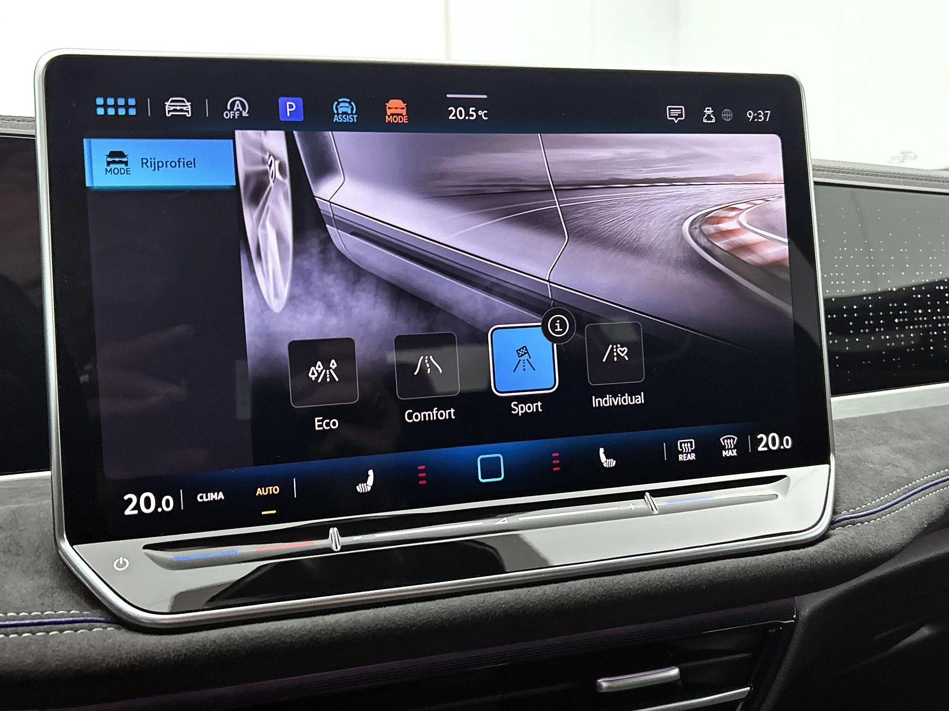 Volkswagen-Passat-image-17