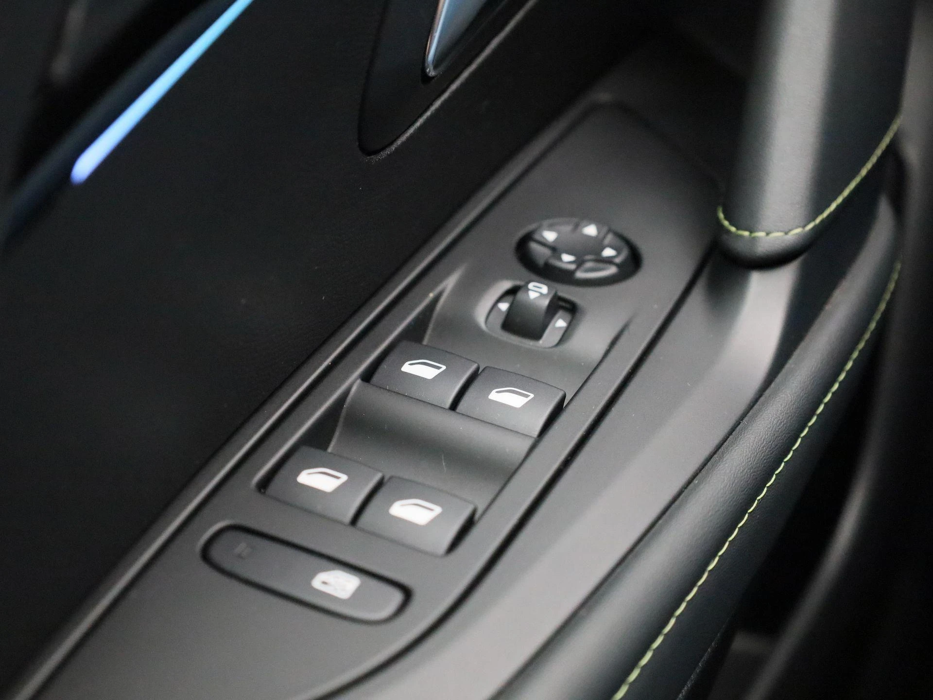 Peugeot-208-image-28
