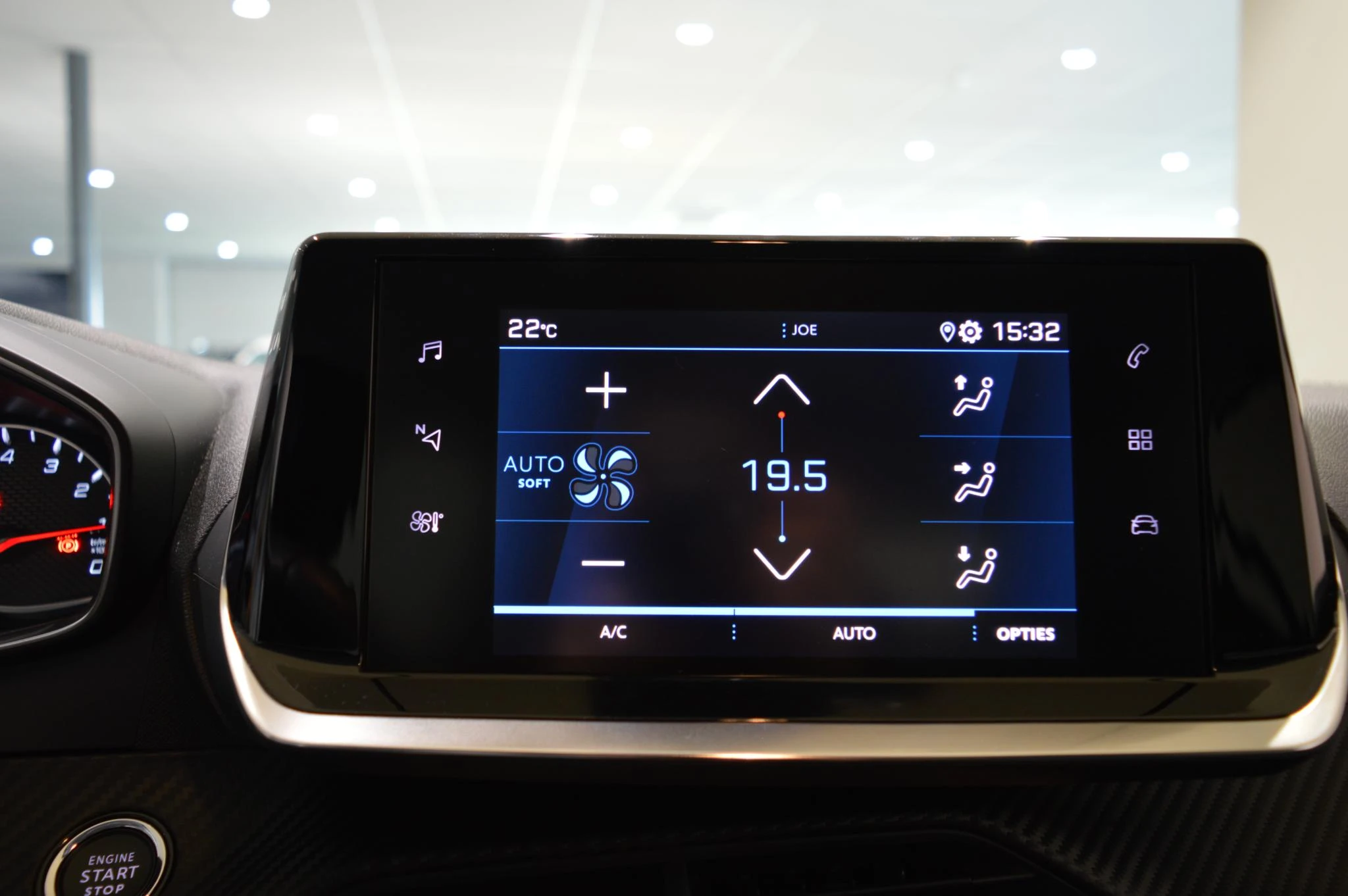 Peugeot-208-image-13