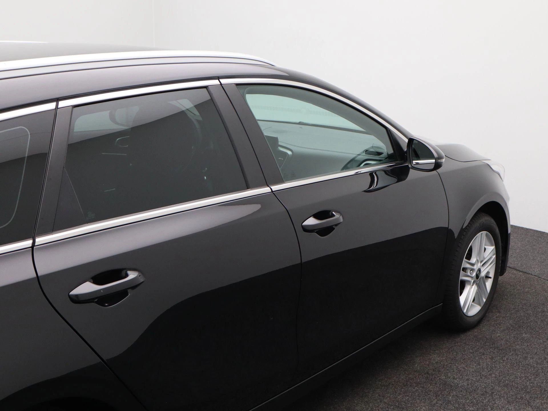 Kia-Ceed Sportswagon-image-28