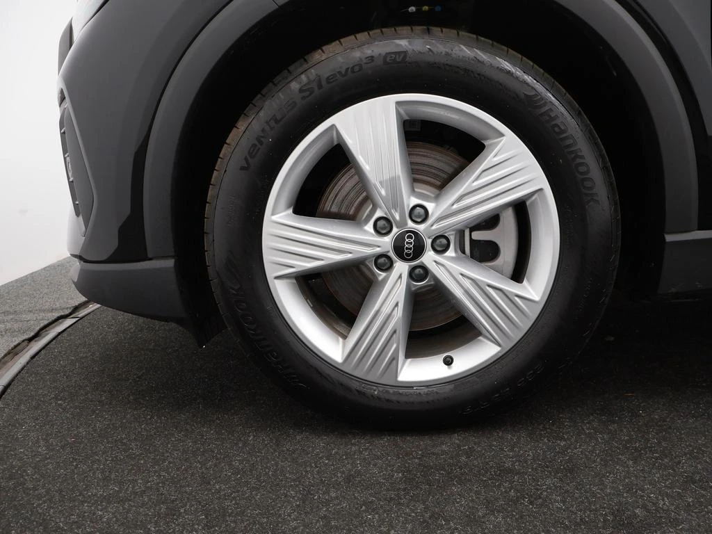 Audi-Q4 e-tron-image-9
