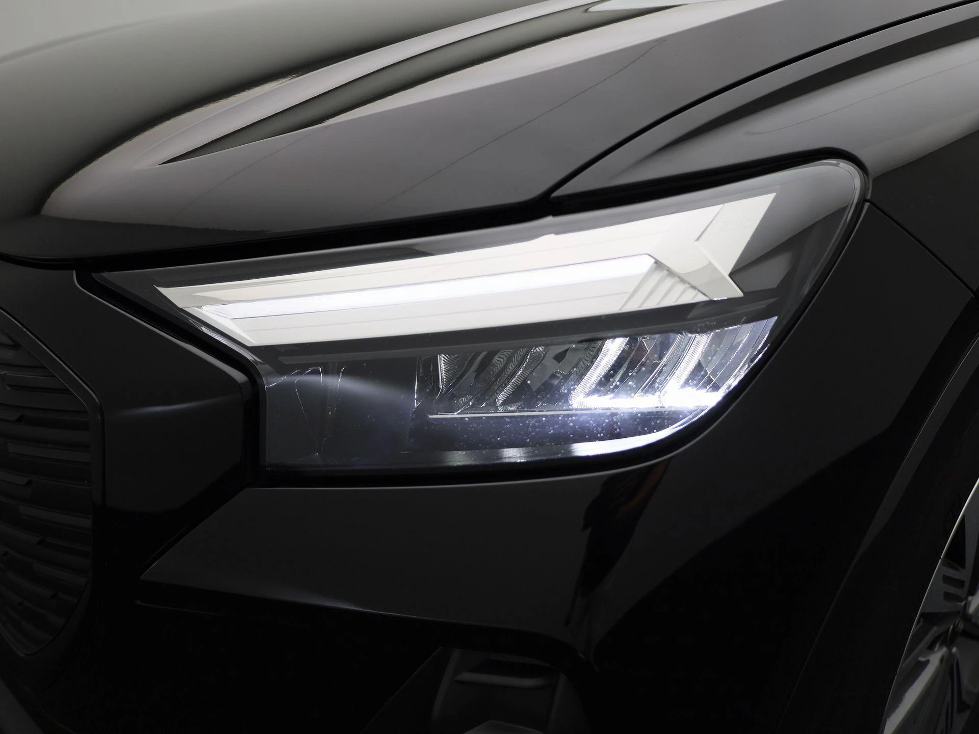 Audi-Q4 e-tron-image-14
