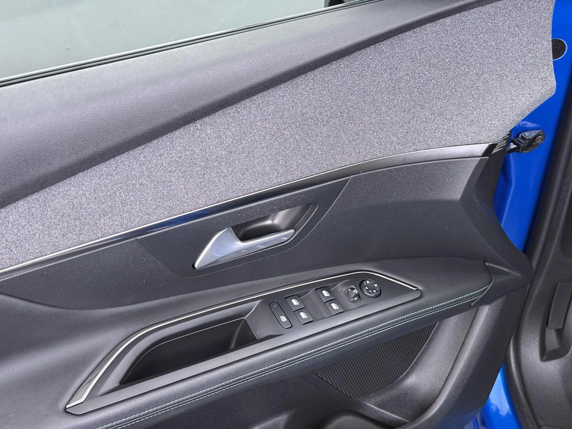 Peugeot 3008 1.6 HYbrid 225 Blue Lease Allure