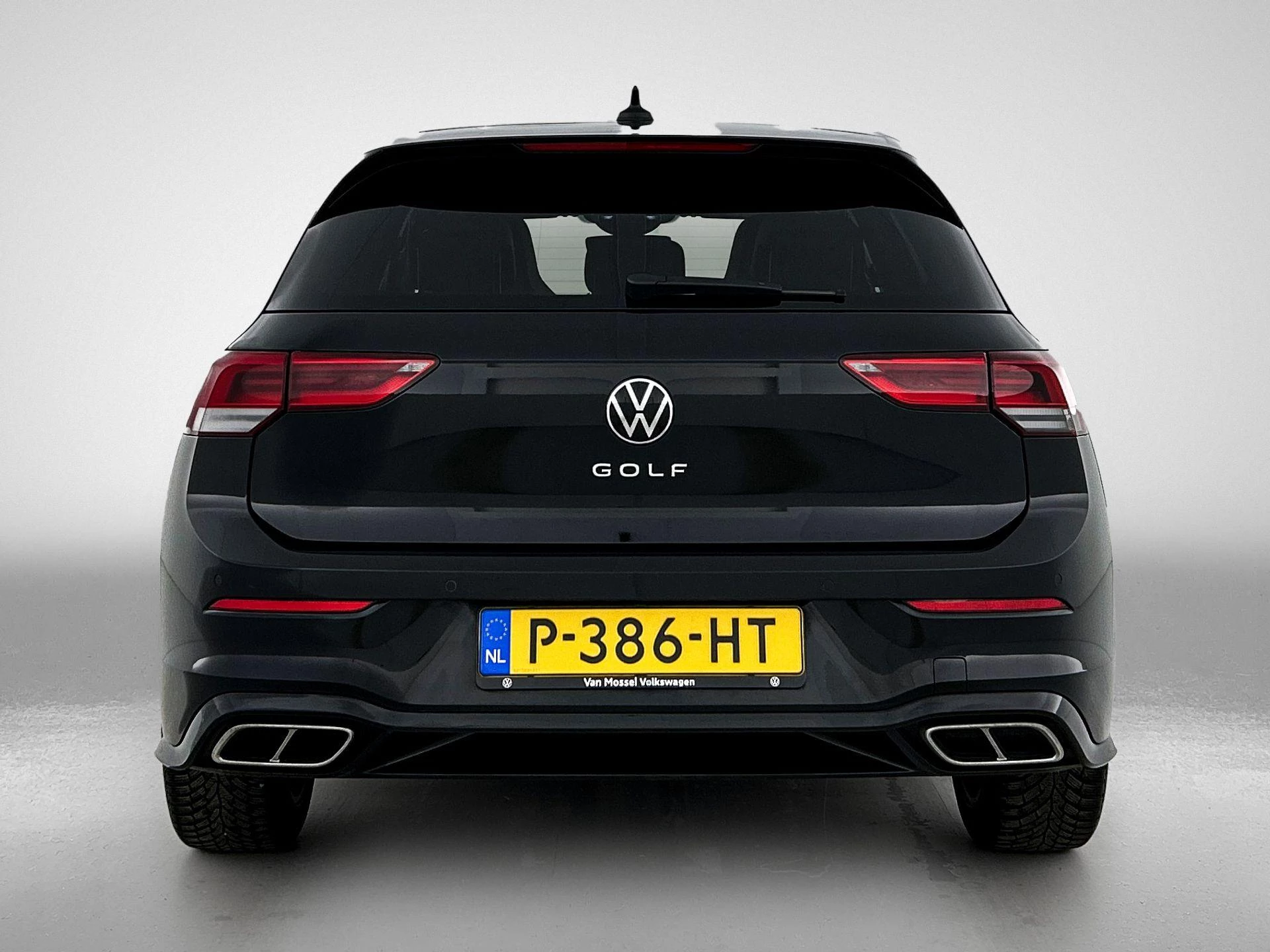 Volkswagen-Golf-image-2