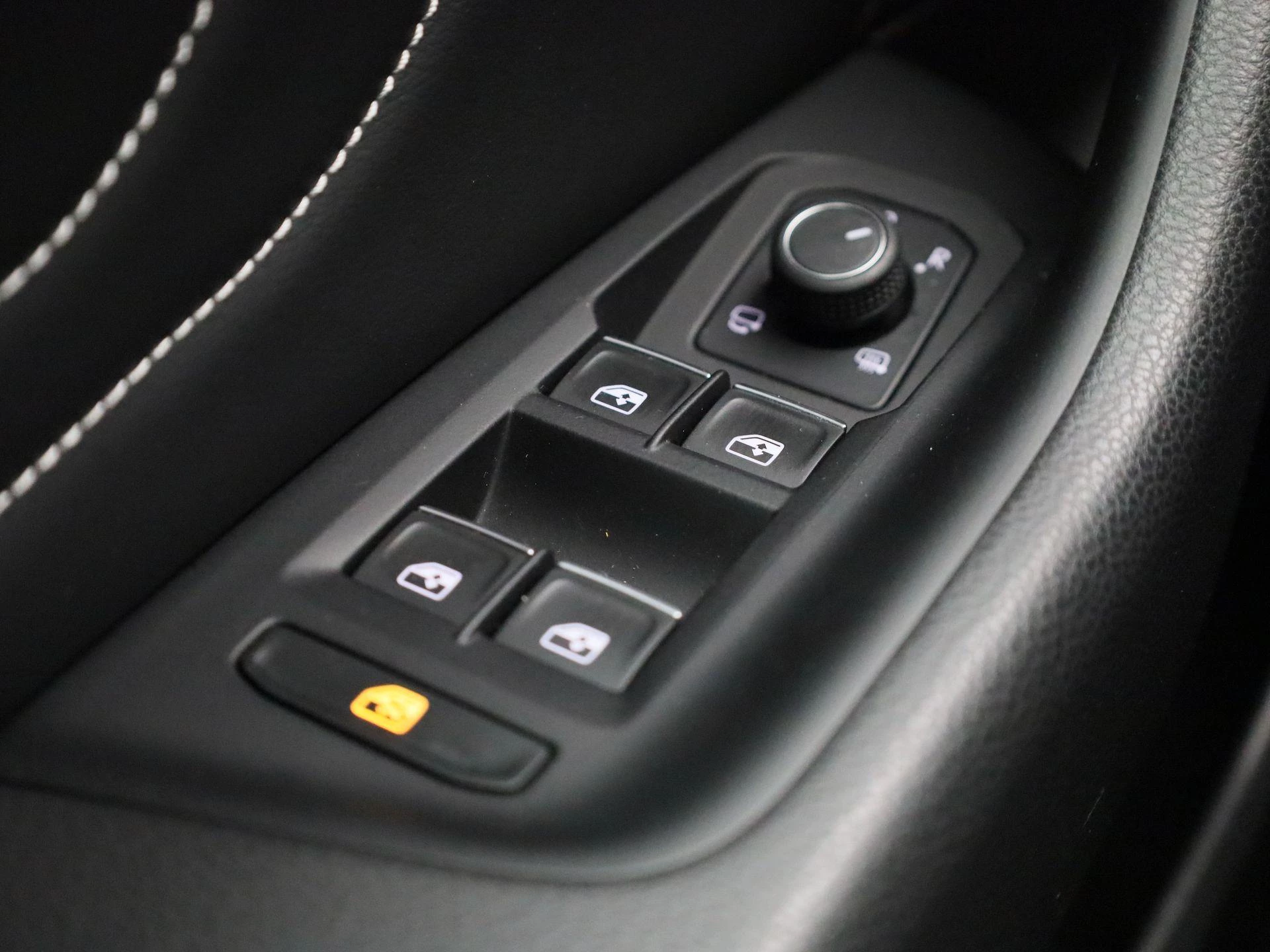 Volkswagen-Passat-image-29