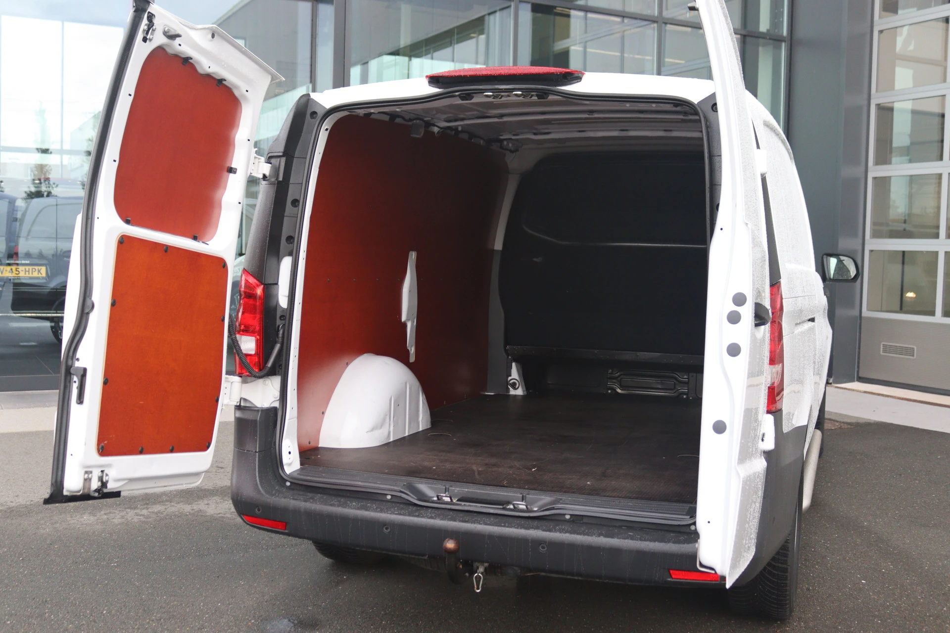 Mercedes-Benz-Vito-image-2