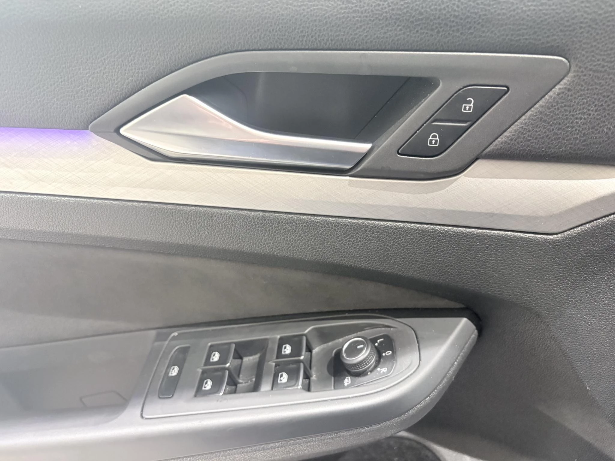 Volkswagen-Golf-image-11