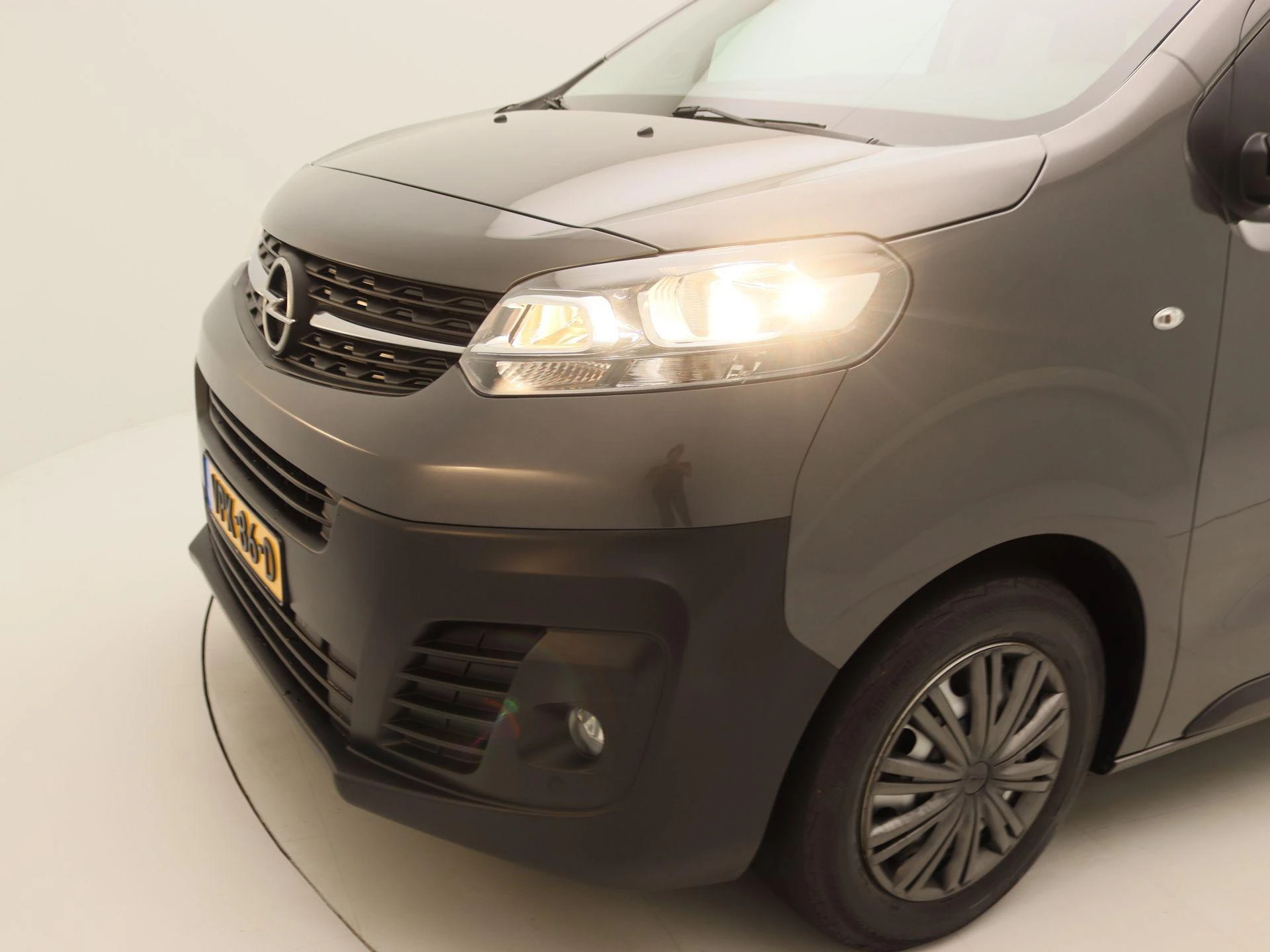 Opel-Vivaro-image-13