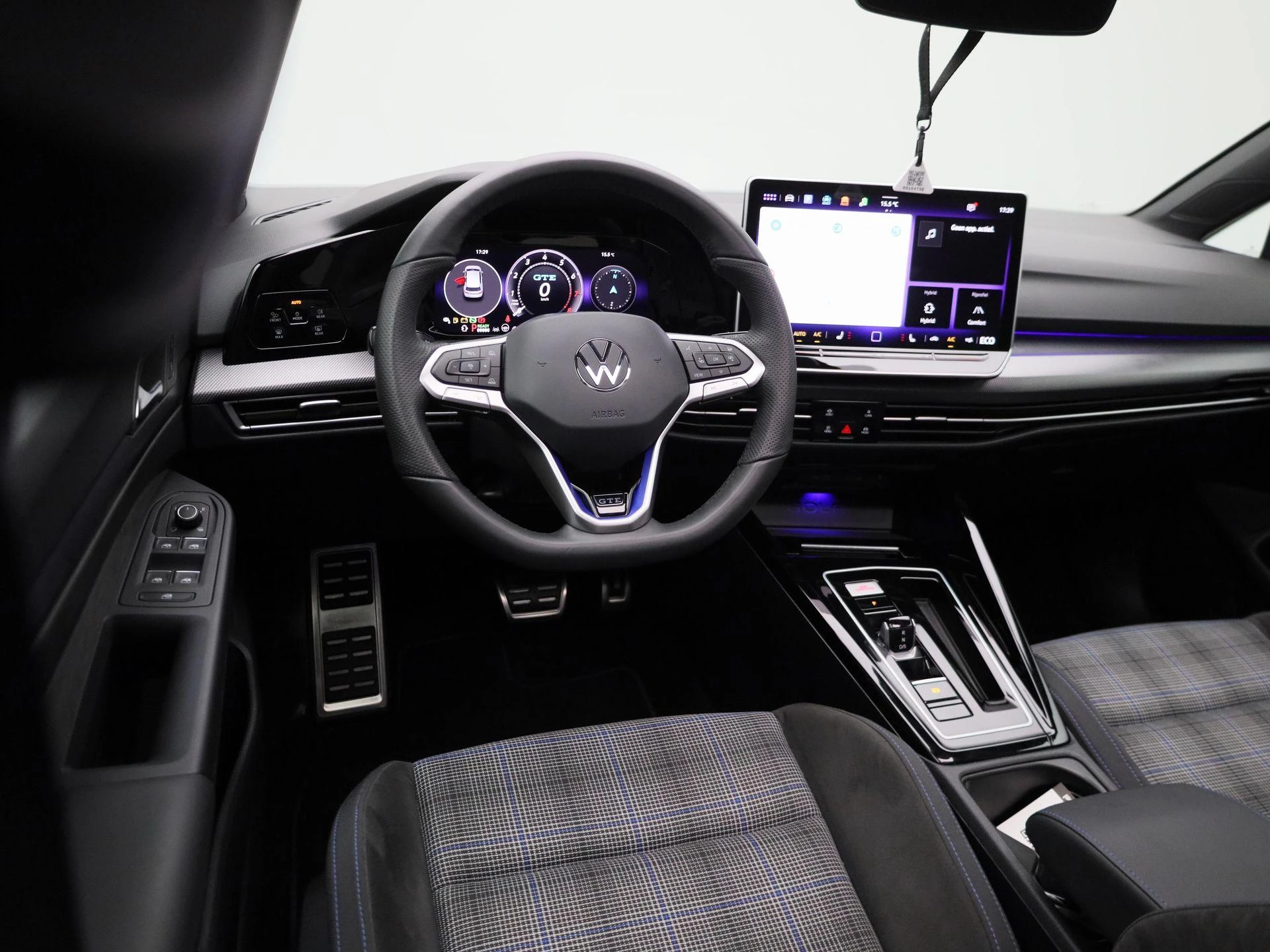 Volkswagen-Golf-image-6