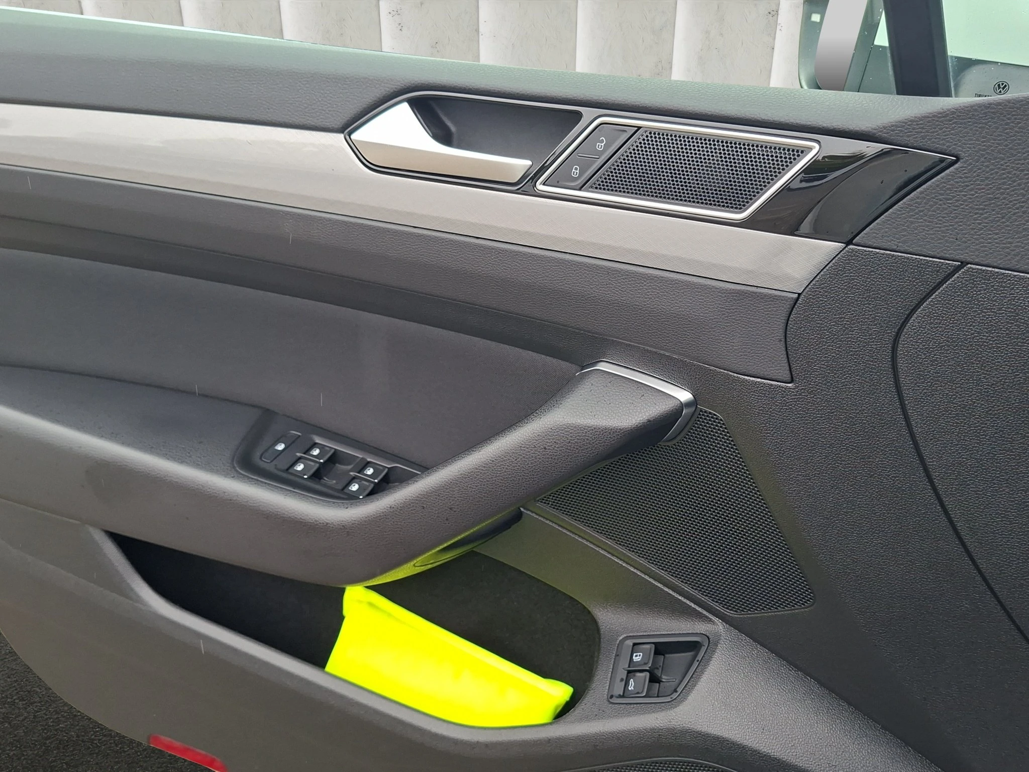Volkswagen-Passat-image-15