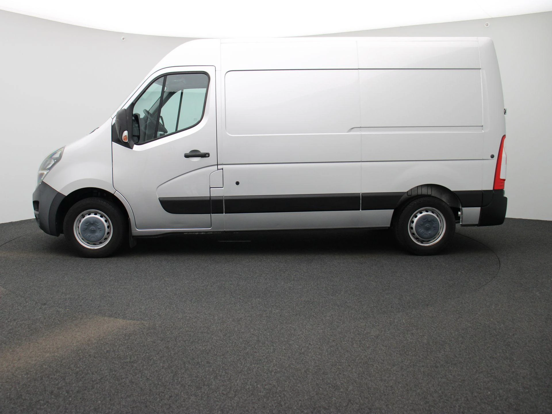 Opel-Movano-image-3
