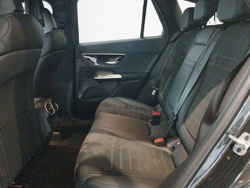 Mercedes-Benz GLC 300 d 4M AMG KEYLESS-GO MBUX SHZ KLIMA AMG LineX254 GLC 300 d 4M AMG KEYLESS-GO MBUX SHZ KLIMA AMG Line