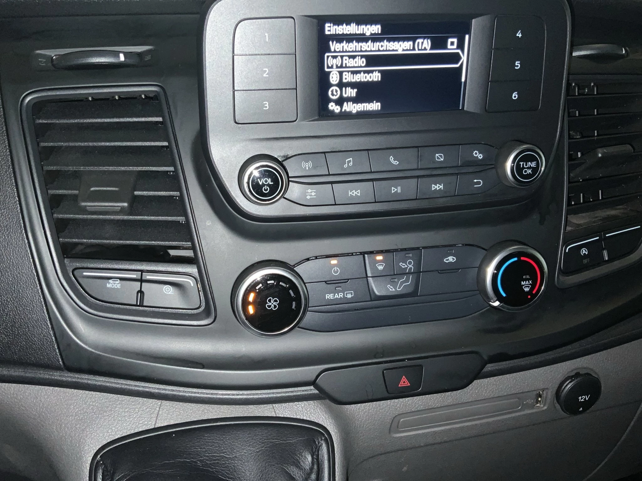 Ford-Transit Custom-image-18