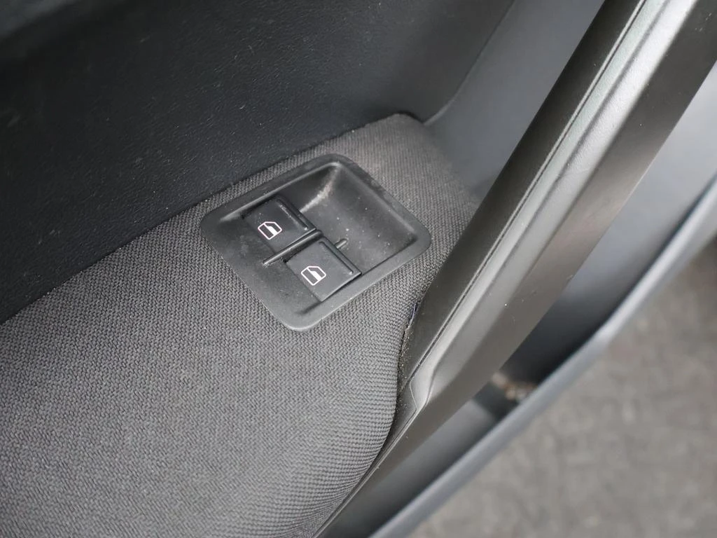 Volkswagen-Caddy-image-16