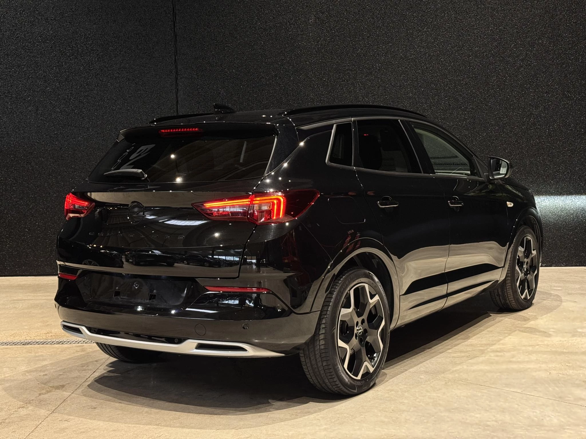 Opel-Grandland-image-2