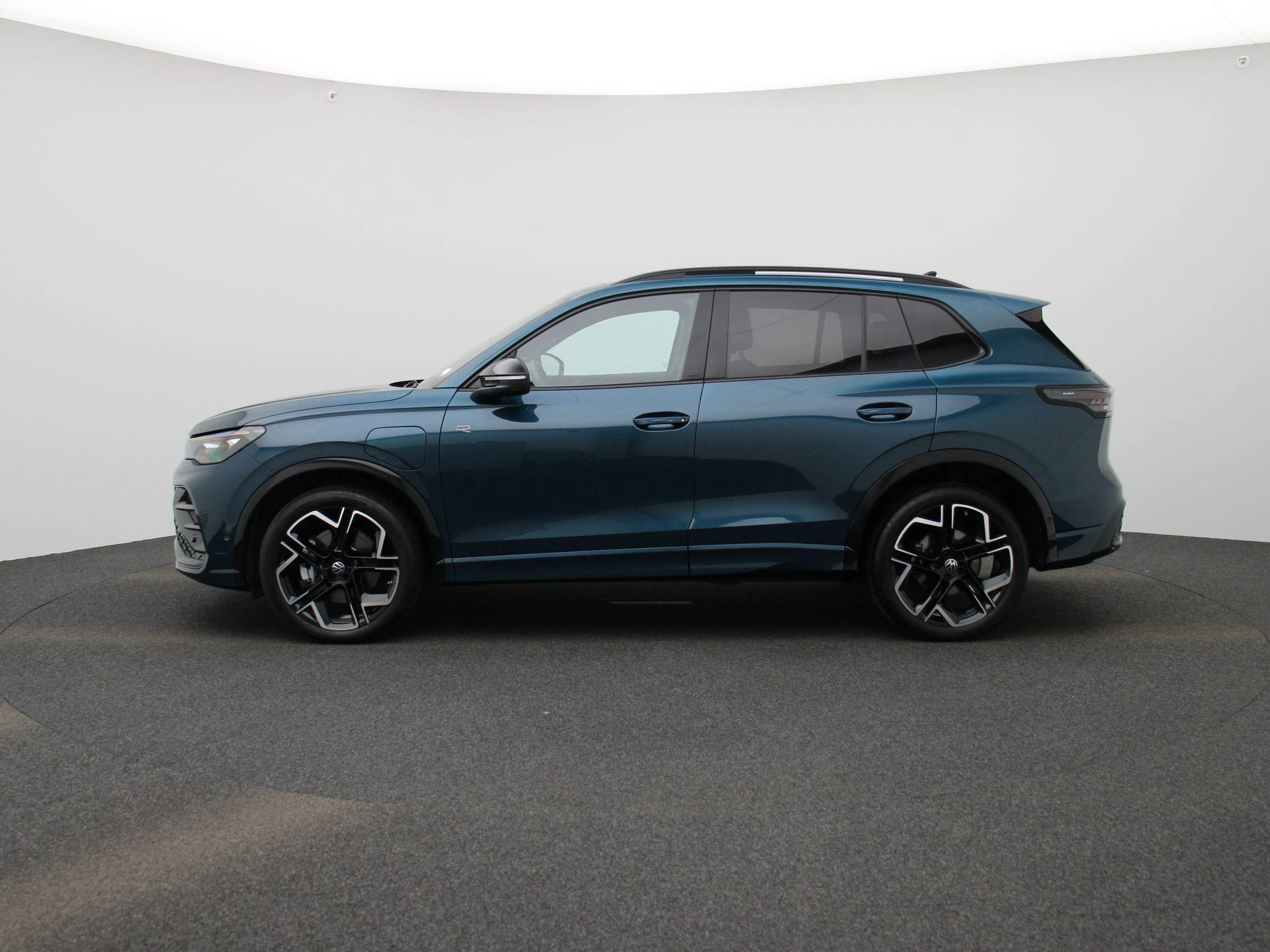 Volkswagen-Tiguan-image-3