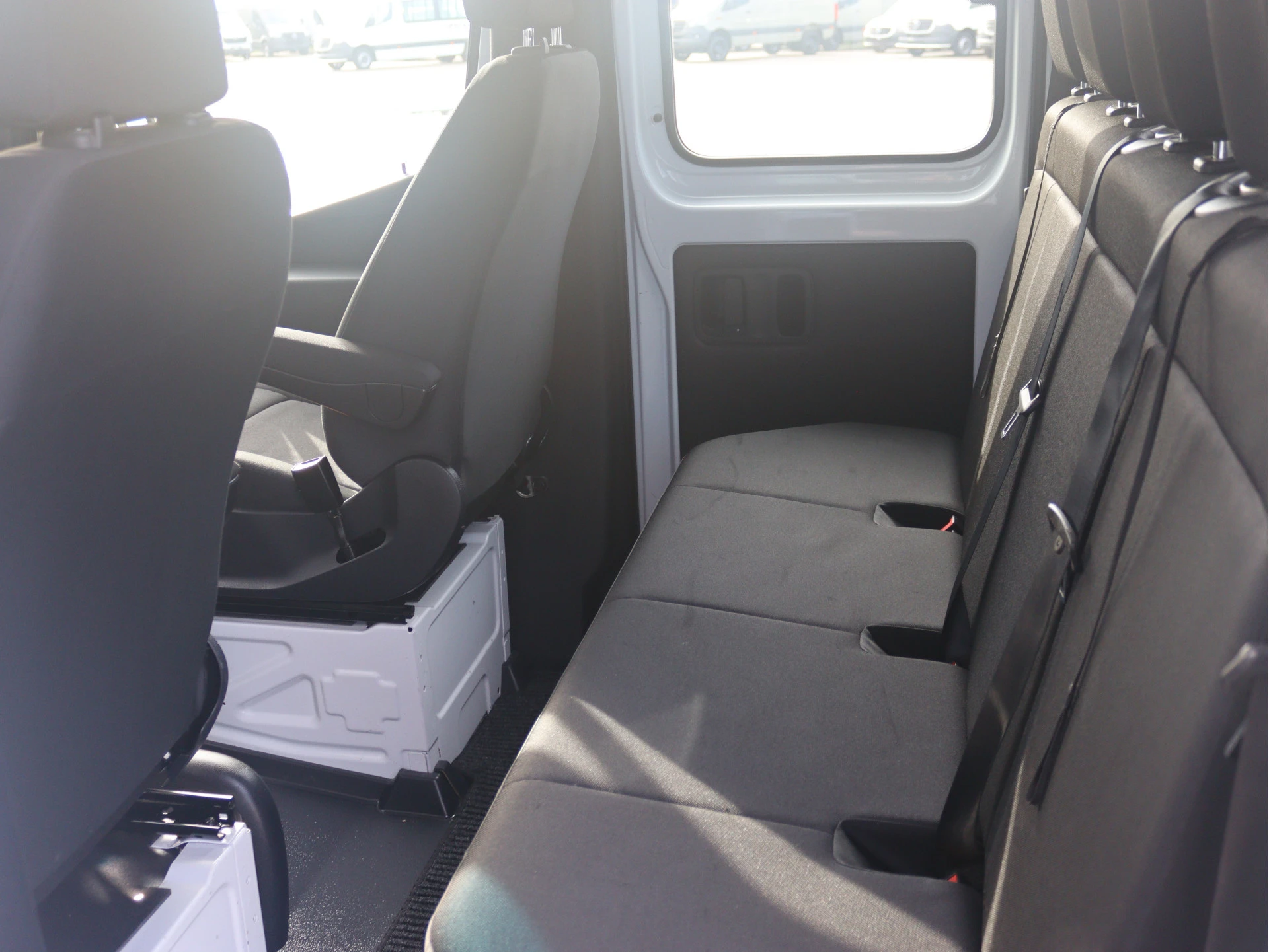 Mercedes-Benz-Sprinter-image-4