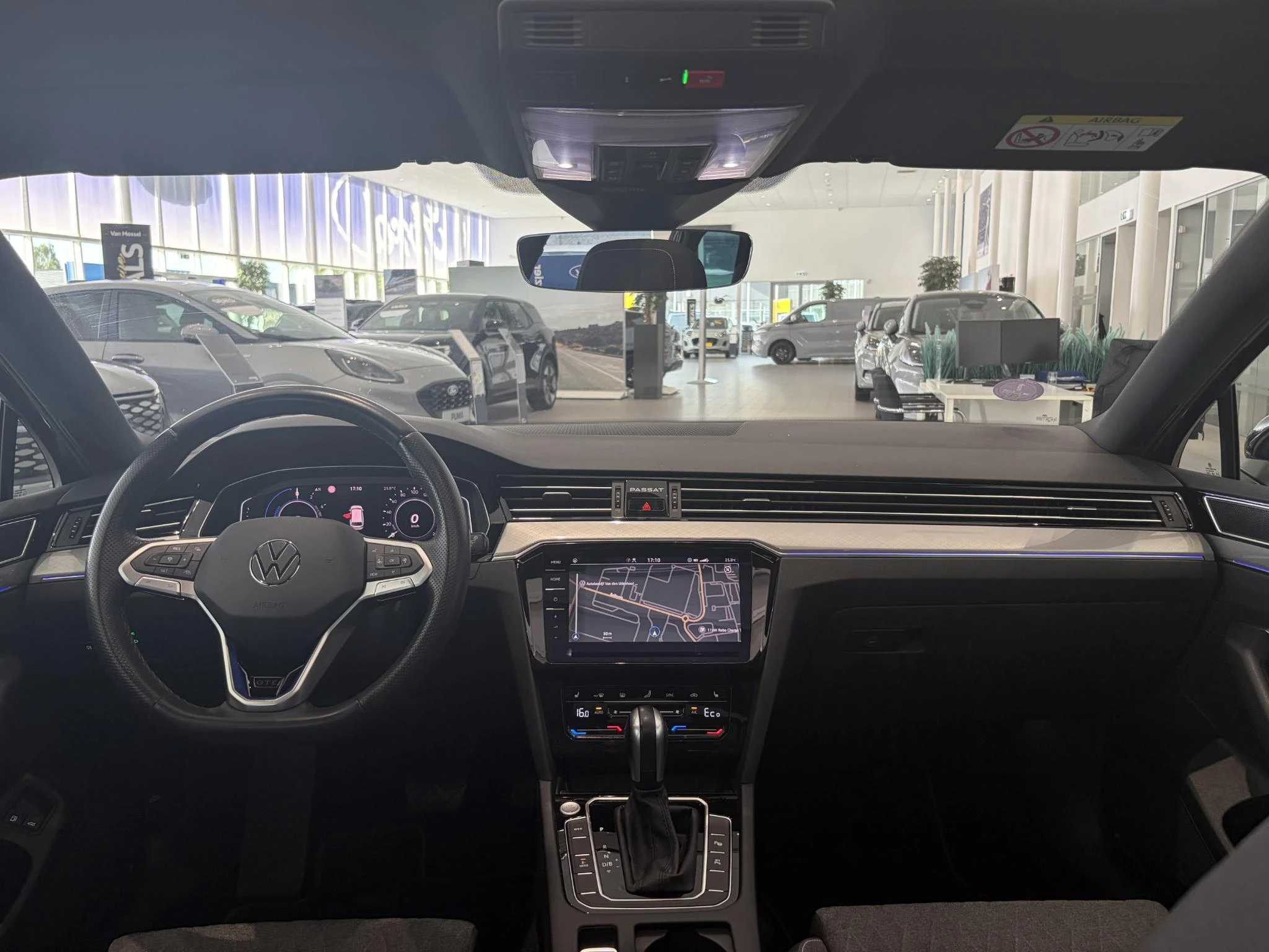 Volkswagen-Passat-image-25