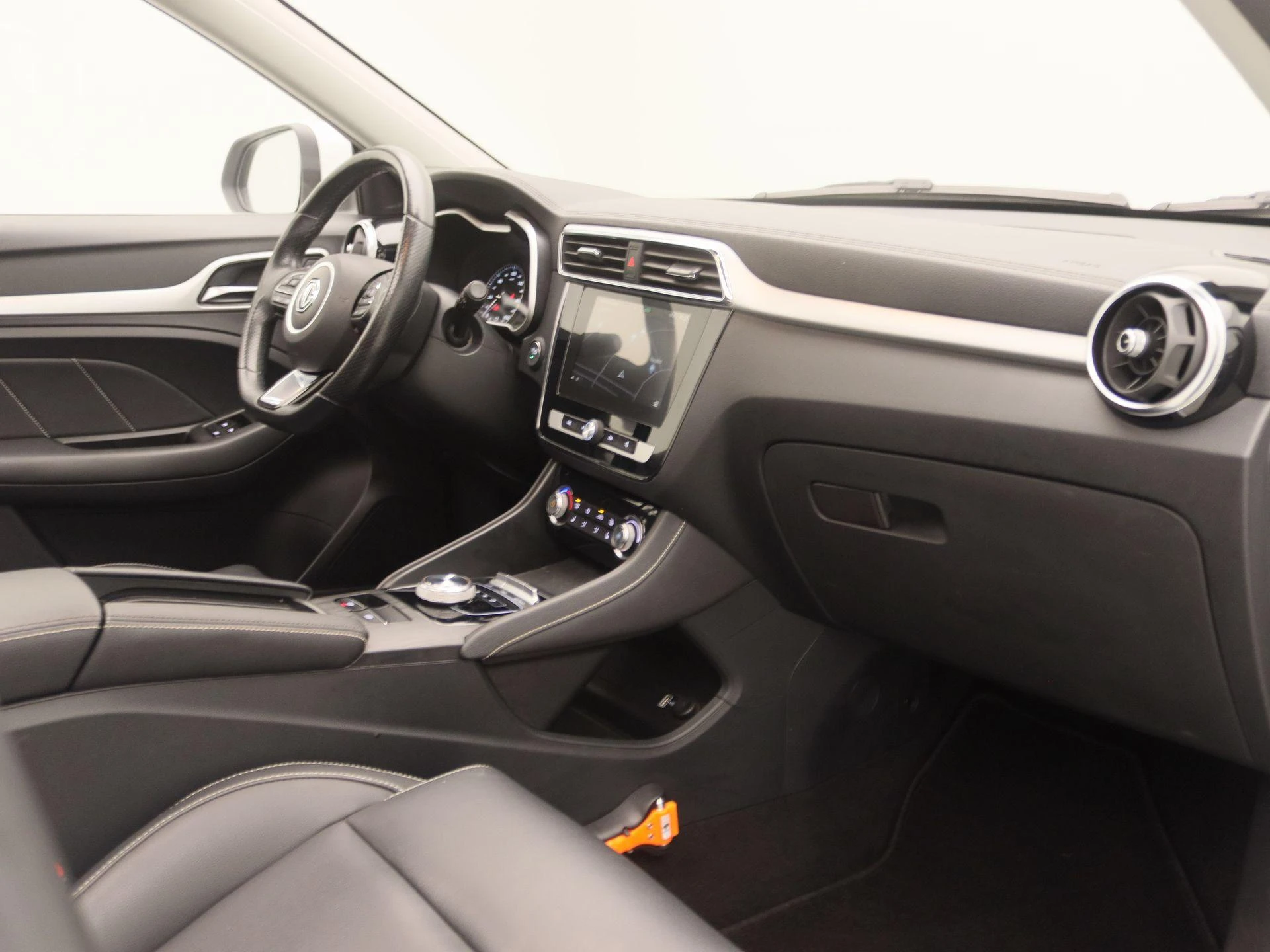 MG-ZS EV-image-23
