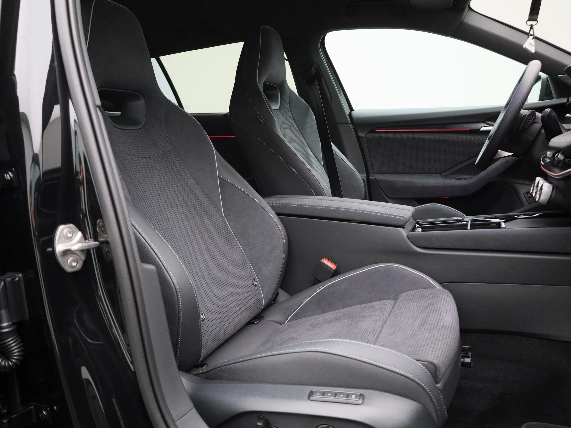 Škoda Superb Combi 1.5 TSI PHEV Sportline Business 204 PK