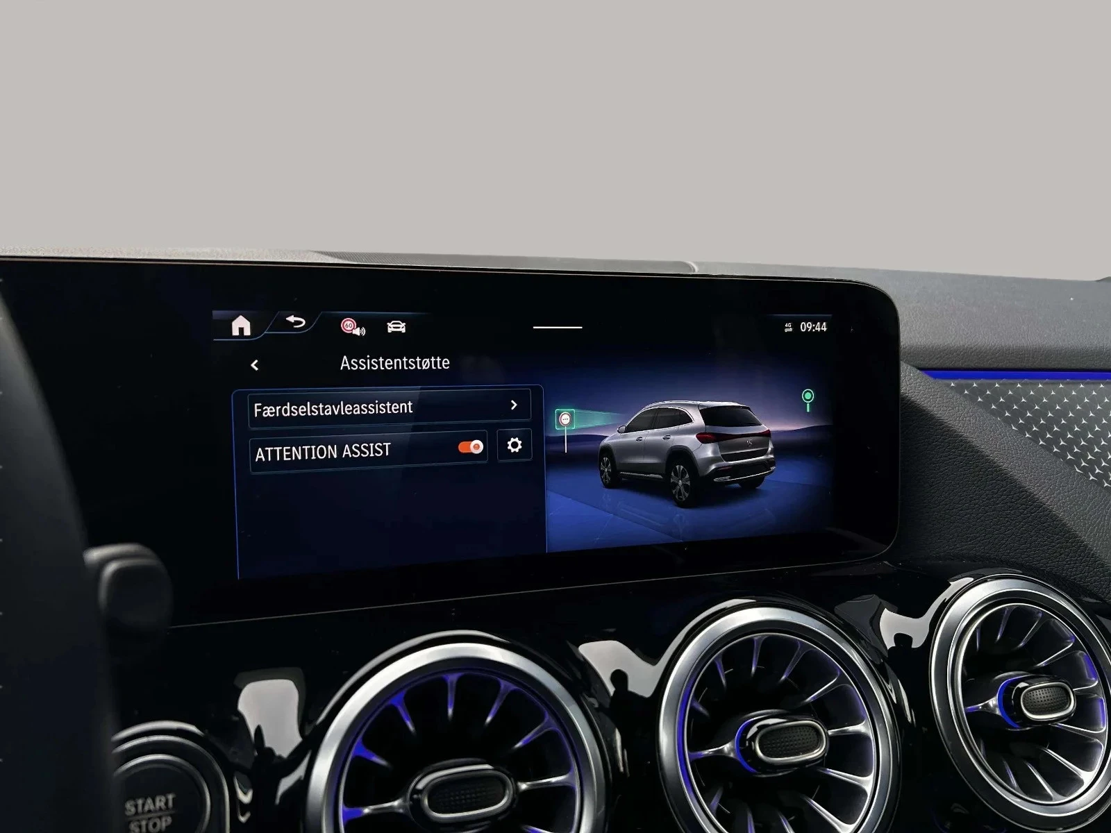 Mercedes-Benz-EQA-image-19