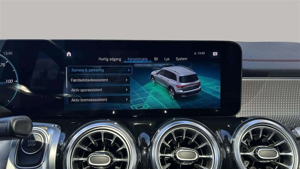Mercedes-Benz-EQB-image-17