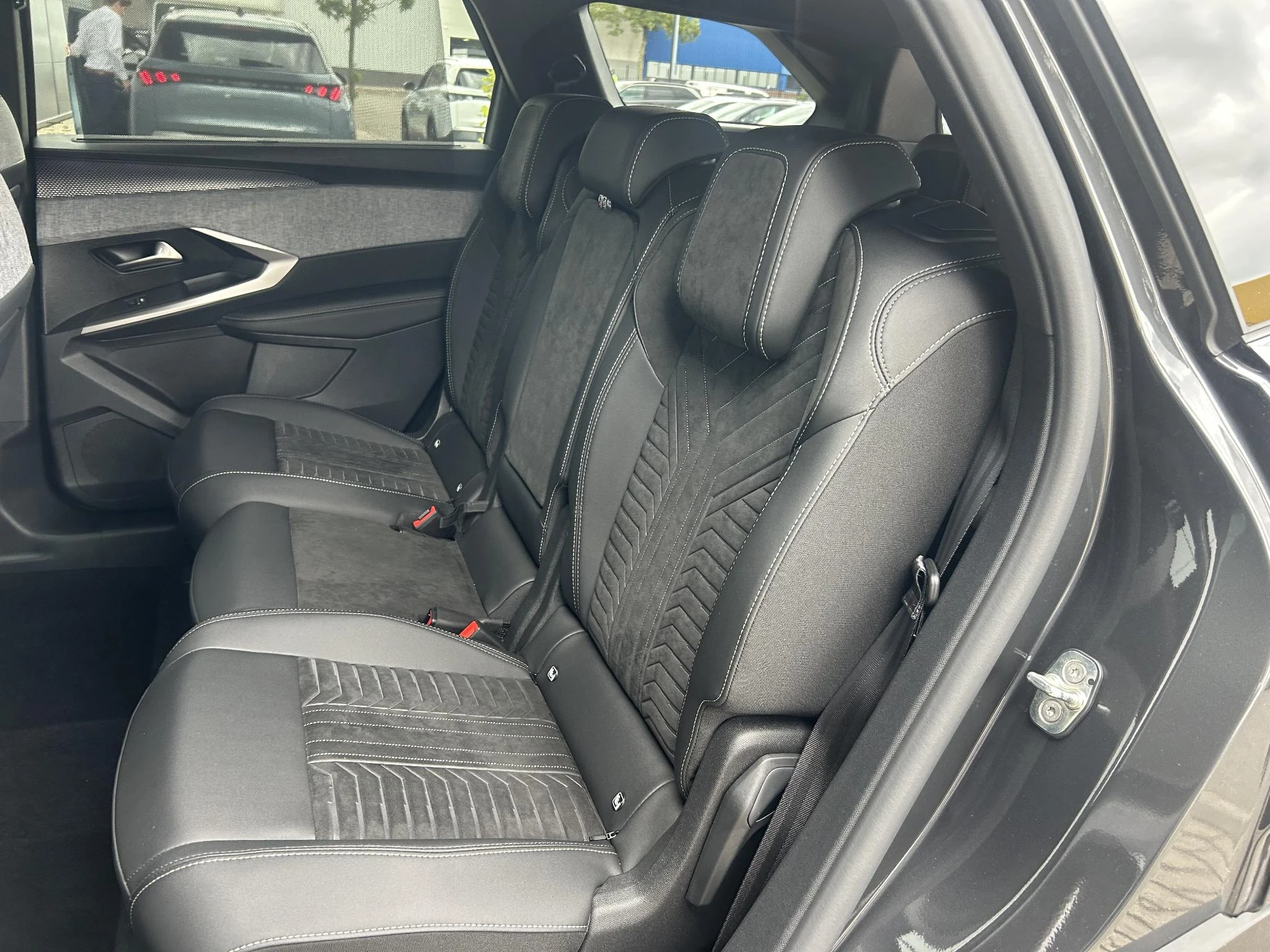 Peugeot-5008-image-18