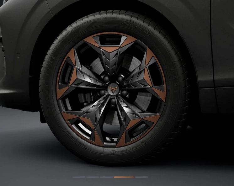 CUPRA Terramar VZ 1.5 e-Hybrid 200 kW (272 PS) 6-Gang-DSG Business Paket Plus, Navi, Drive Paket, Sennheiser High-End Surround Soundsystem, Gep