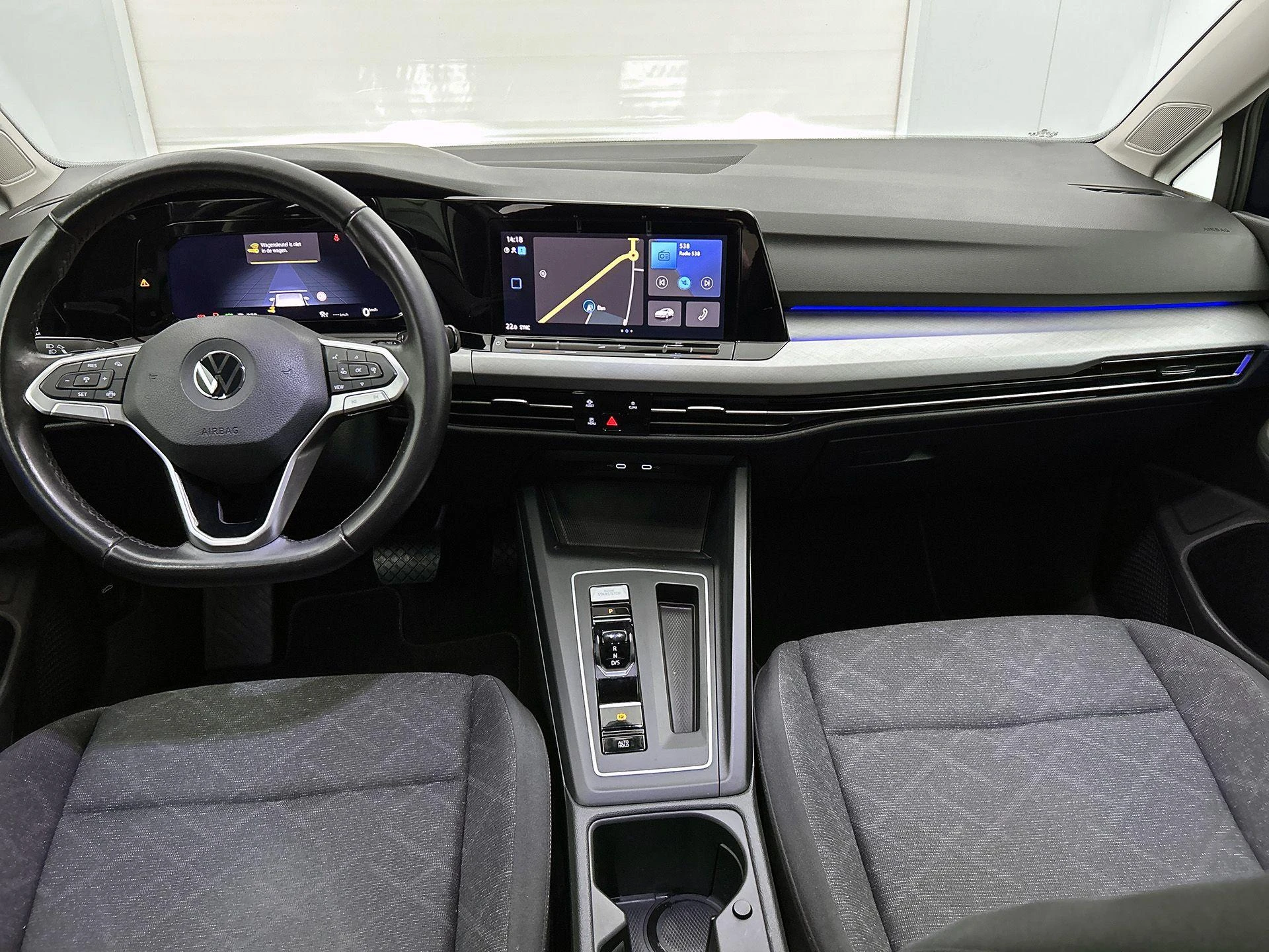 Volkswagen-Golf-image-17