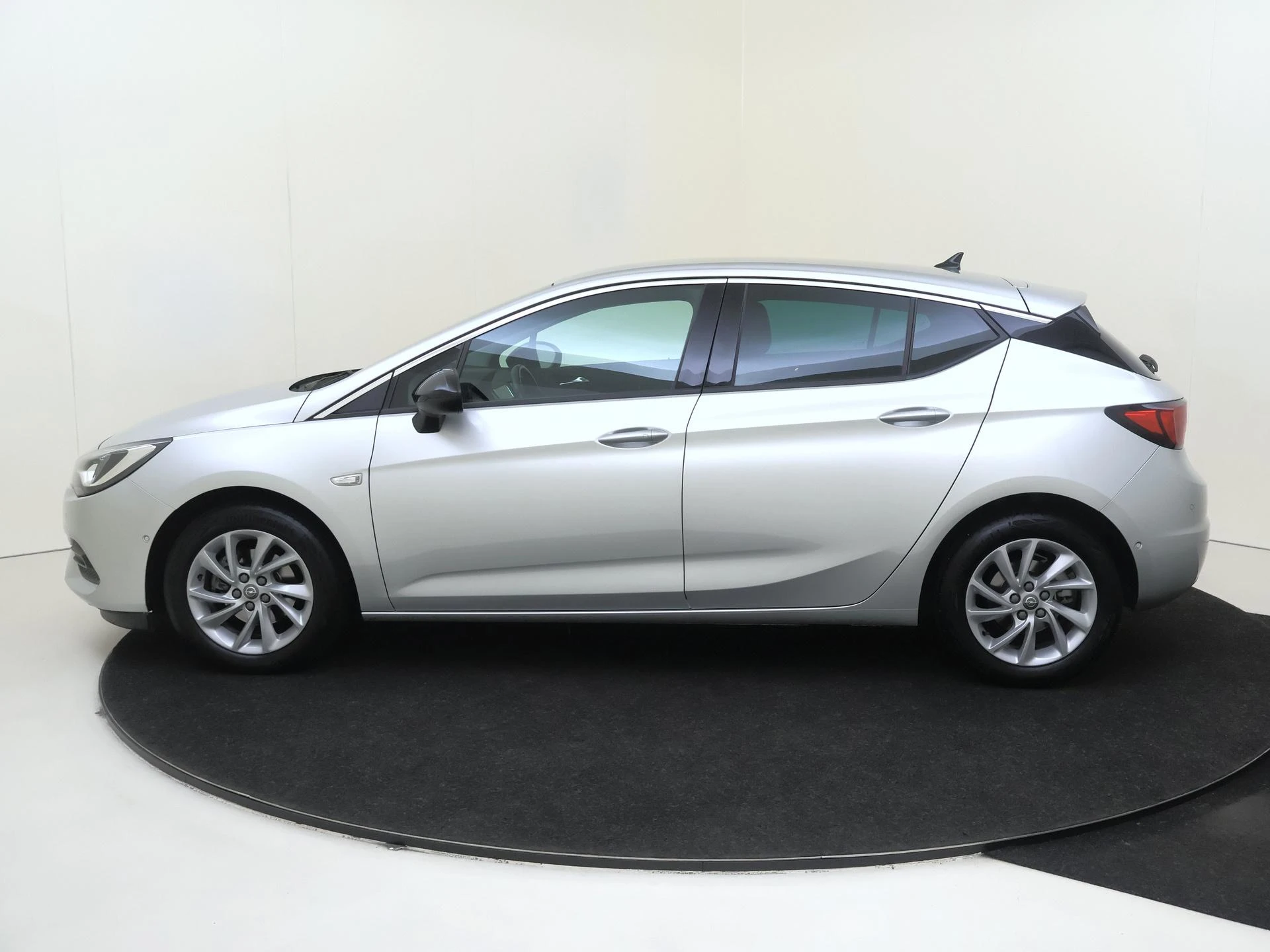 Opel Astra 1.2 Business Elegance