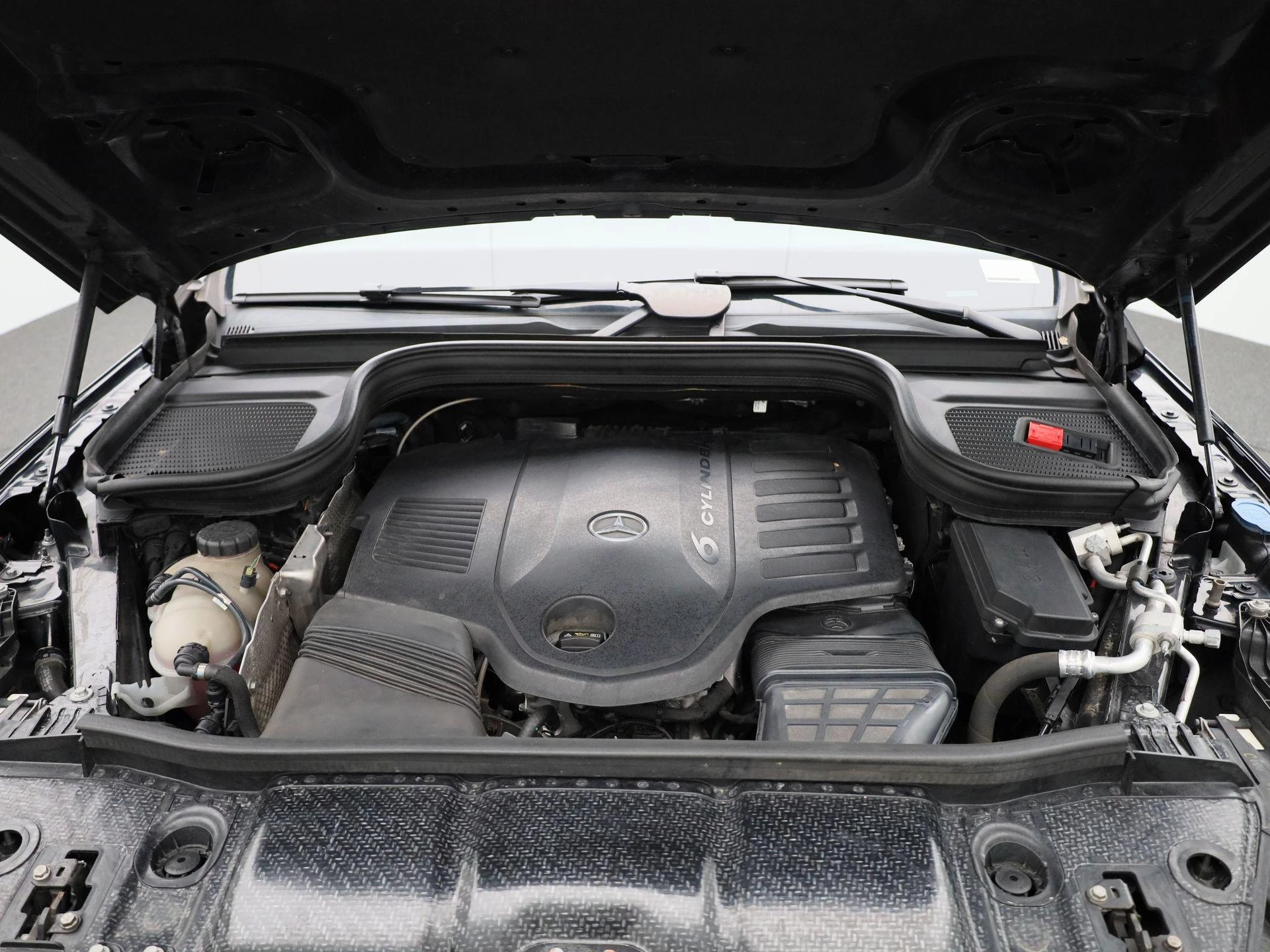 Mercedes-Benz-GLE-image-56