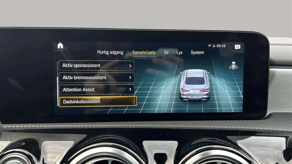 Mercedes-Benz-CLA-image-22