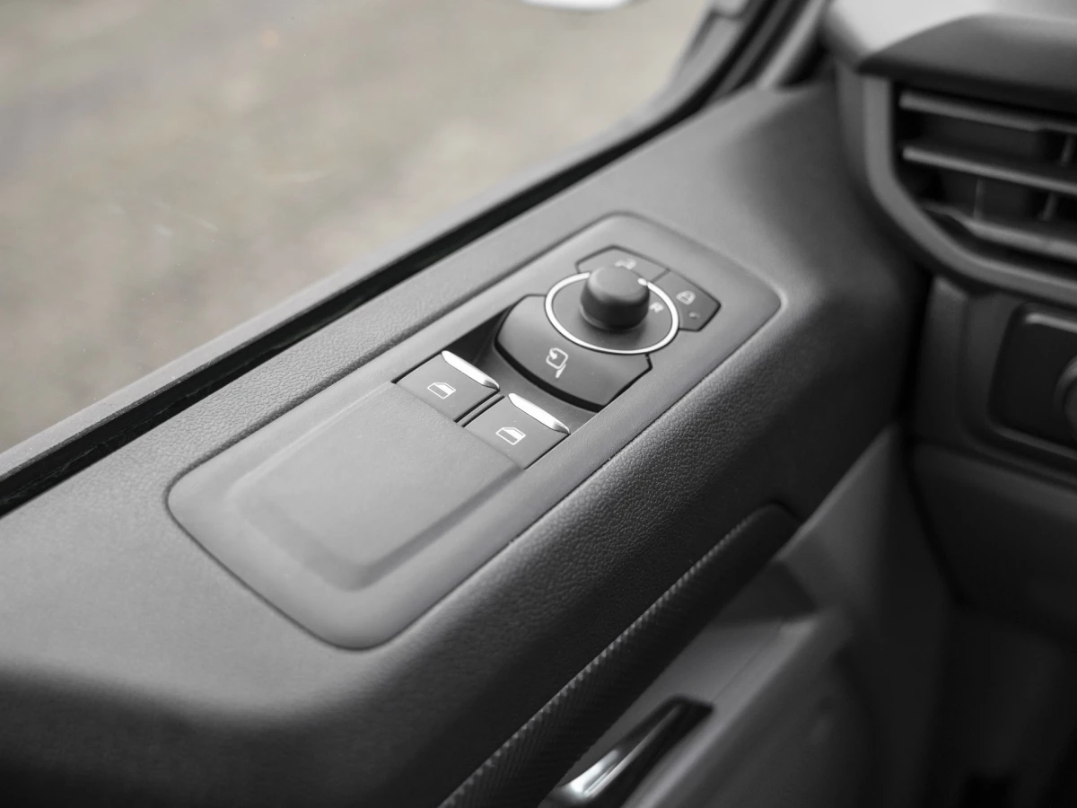 Ford-Transit Custom-image-15