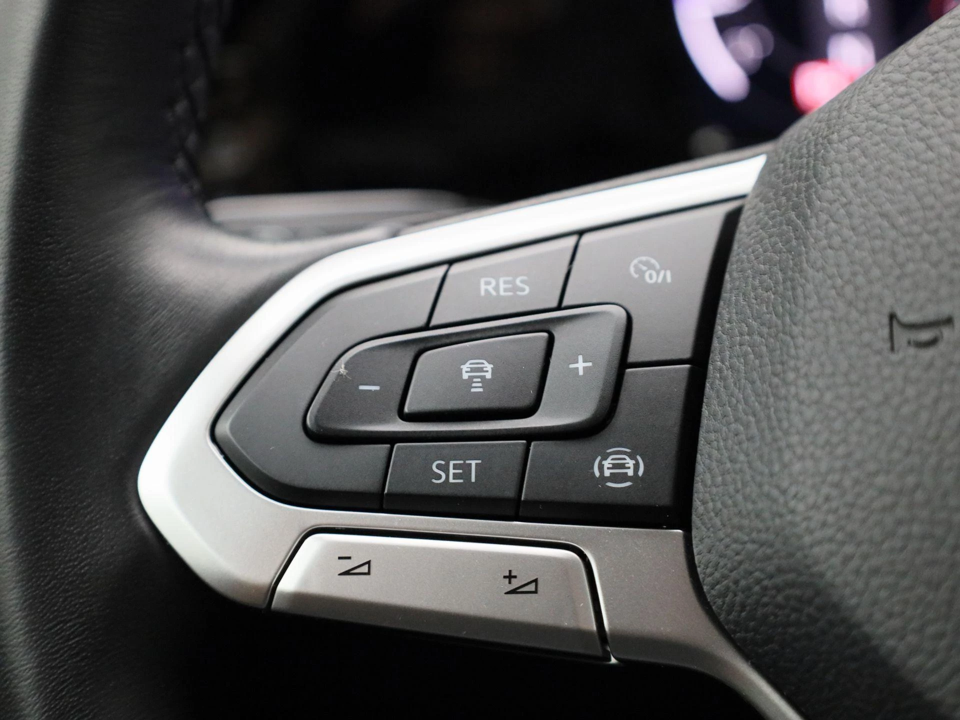 Volkswagen-Golf-image-18