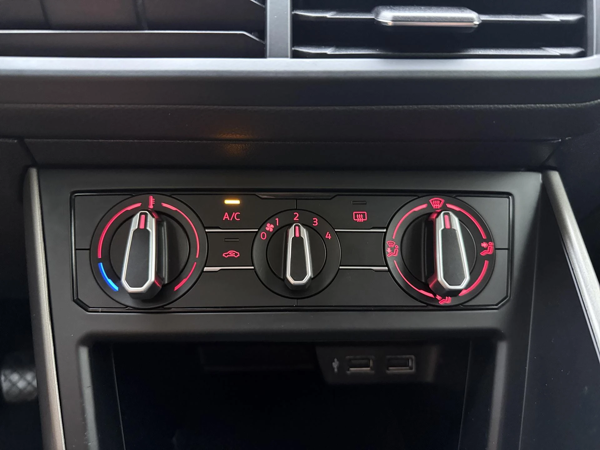 Volkswagen-Polo-image-20