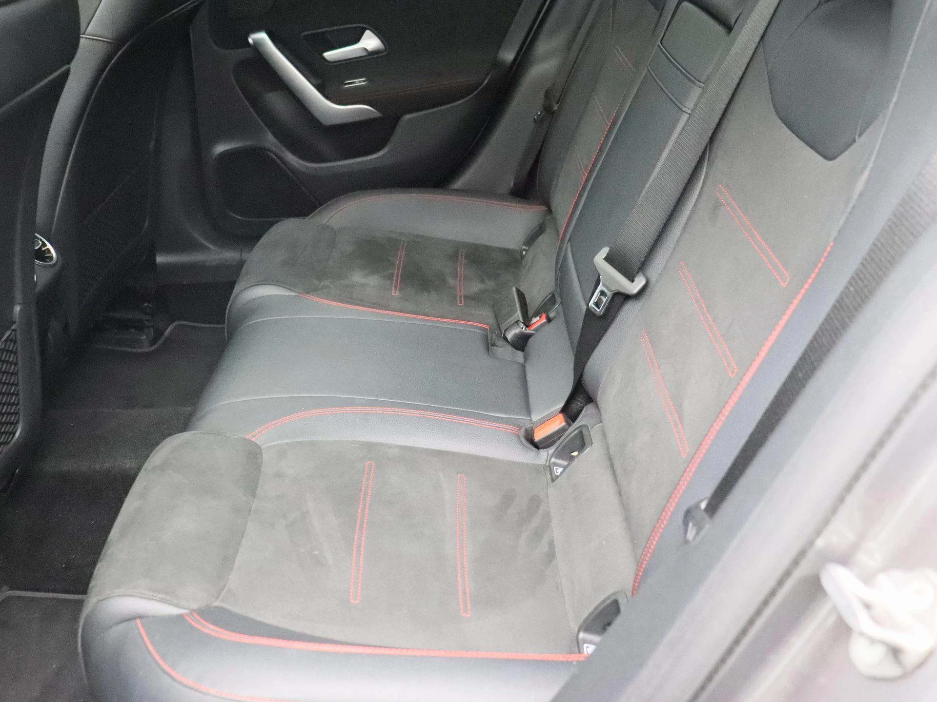 Mercedes-Benz CLA 200 AMG Line Shooting Brake + PANORAMISCH DAK + MULTIBEAM LED + CARPLAY +