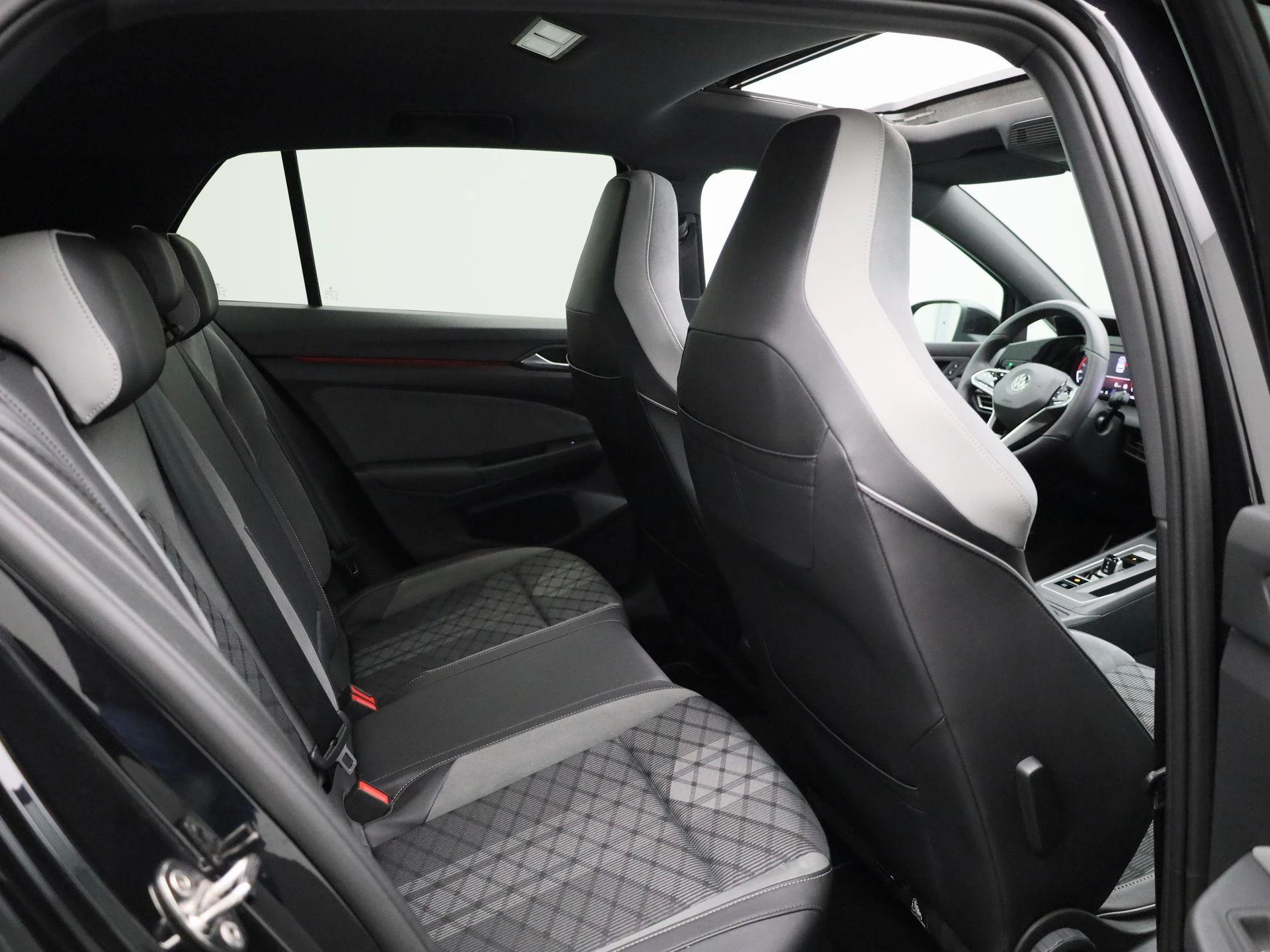 Volkswagen Golf 1.5 eTSI R-Line