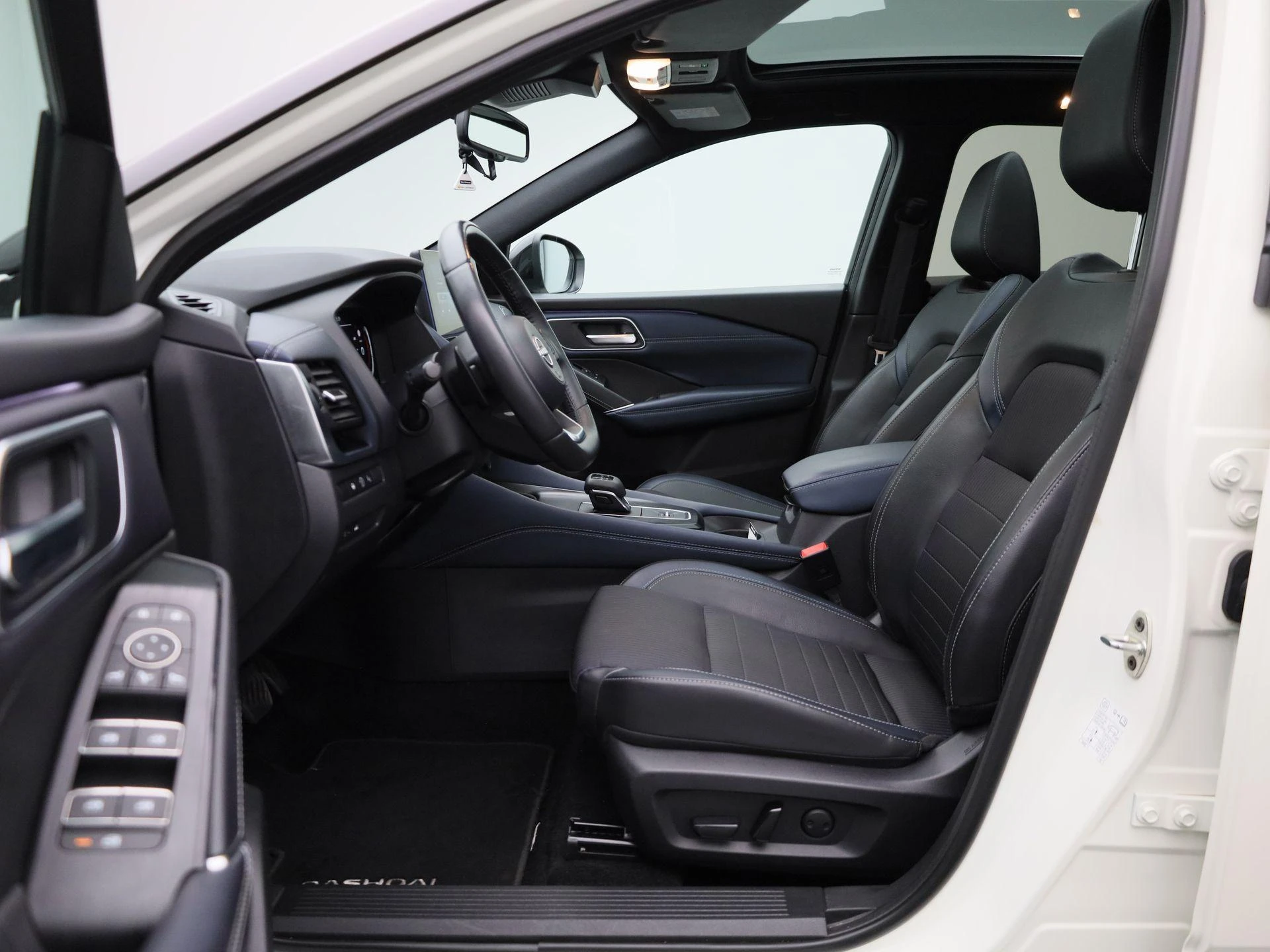 Nissan-QASHQAI-image-10