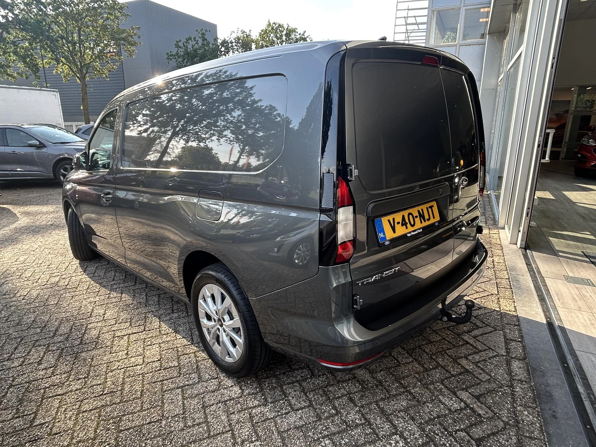 Ford-Transit Connect-image-2